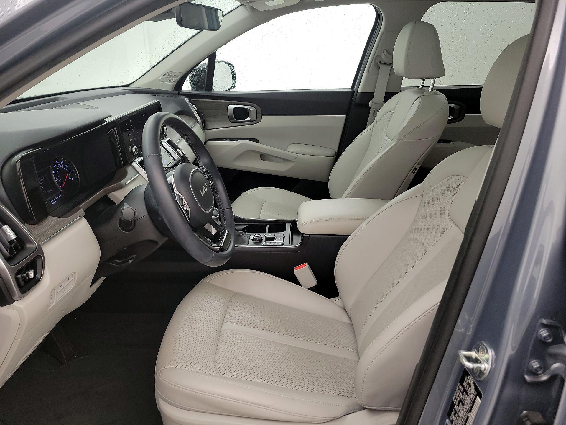 Thumbnail: 2023 Kia Sorento - 11