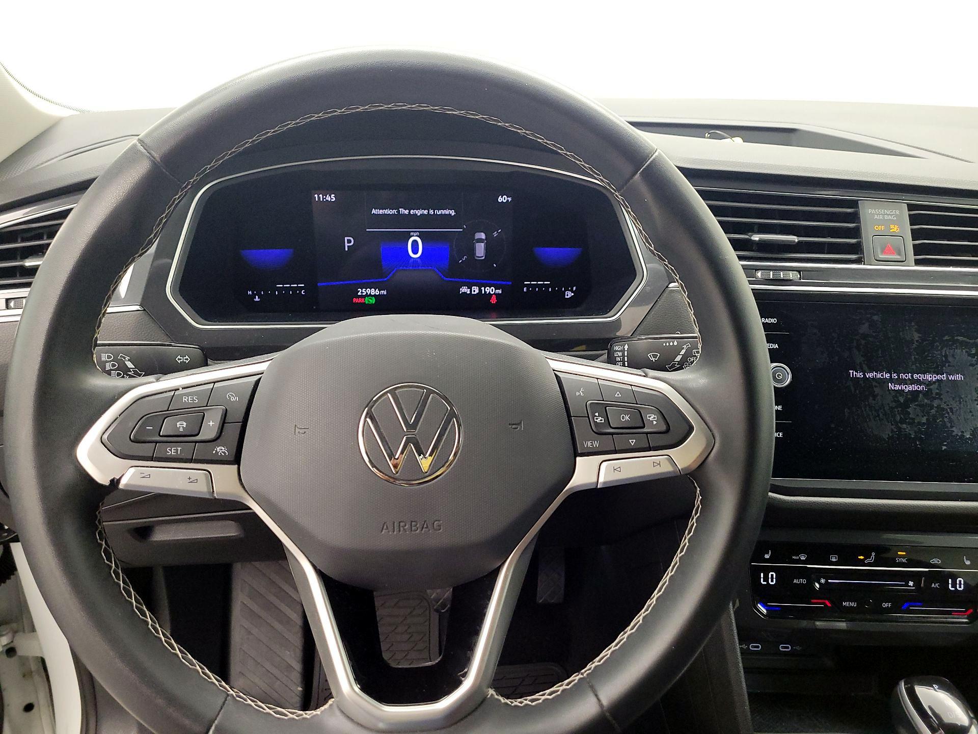 Thumbnail: 2023 Volkswagen Tiguan - 10