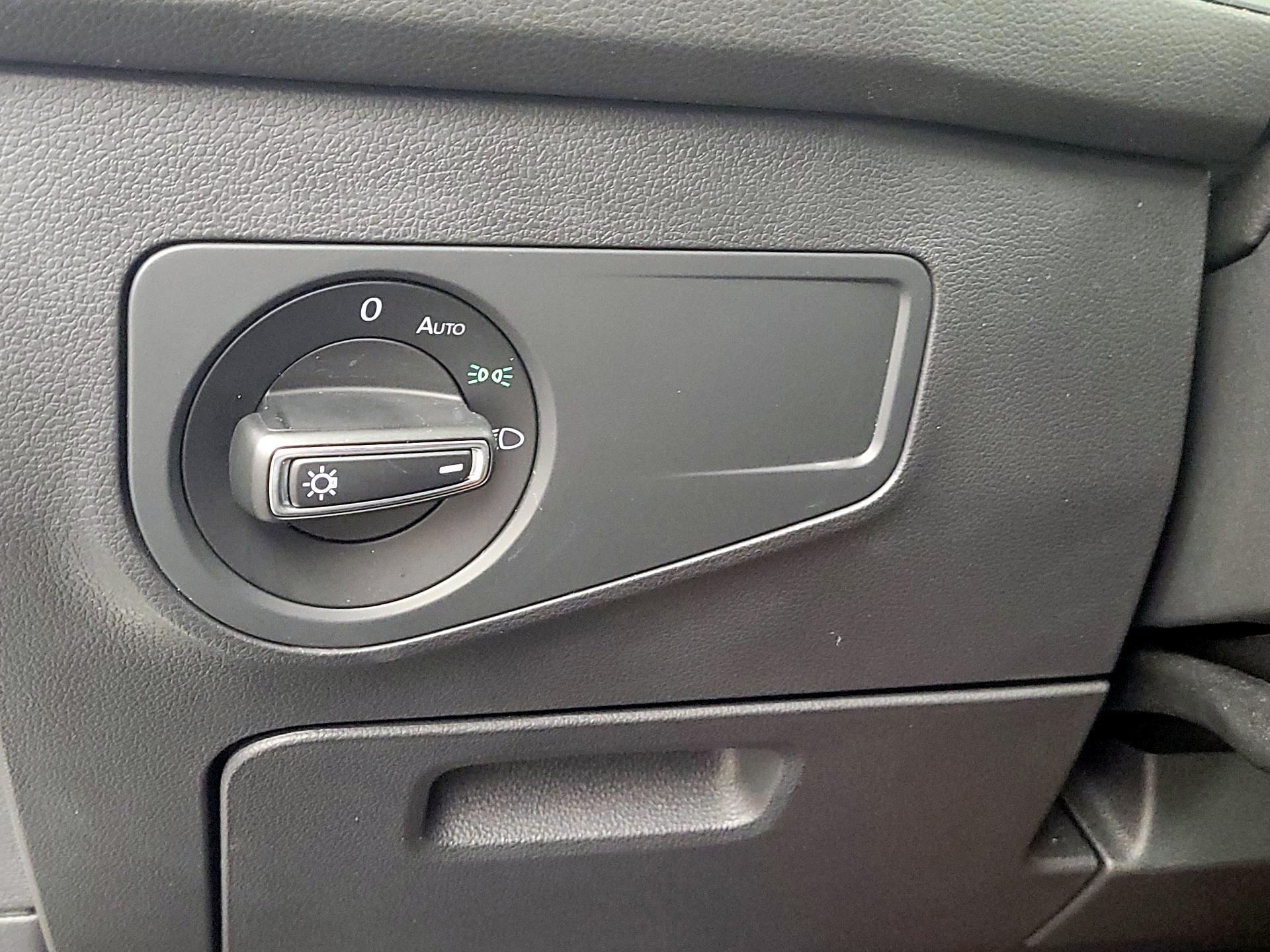 Thumbnail: 2023 Volkswagen Tiguan - 13