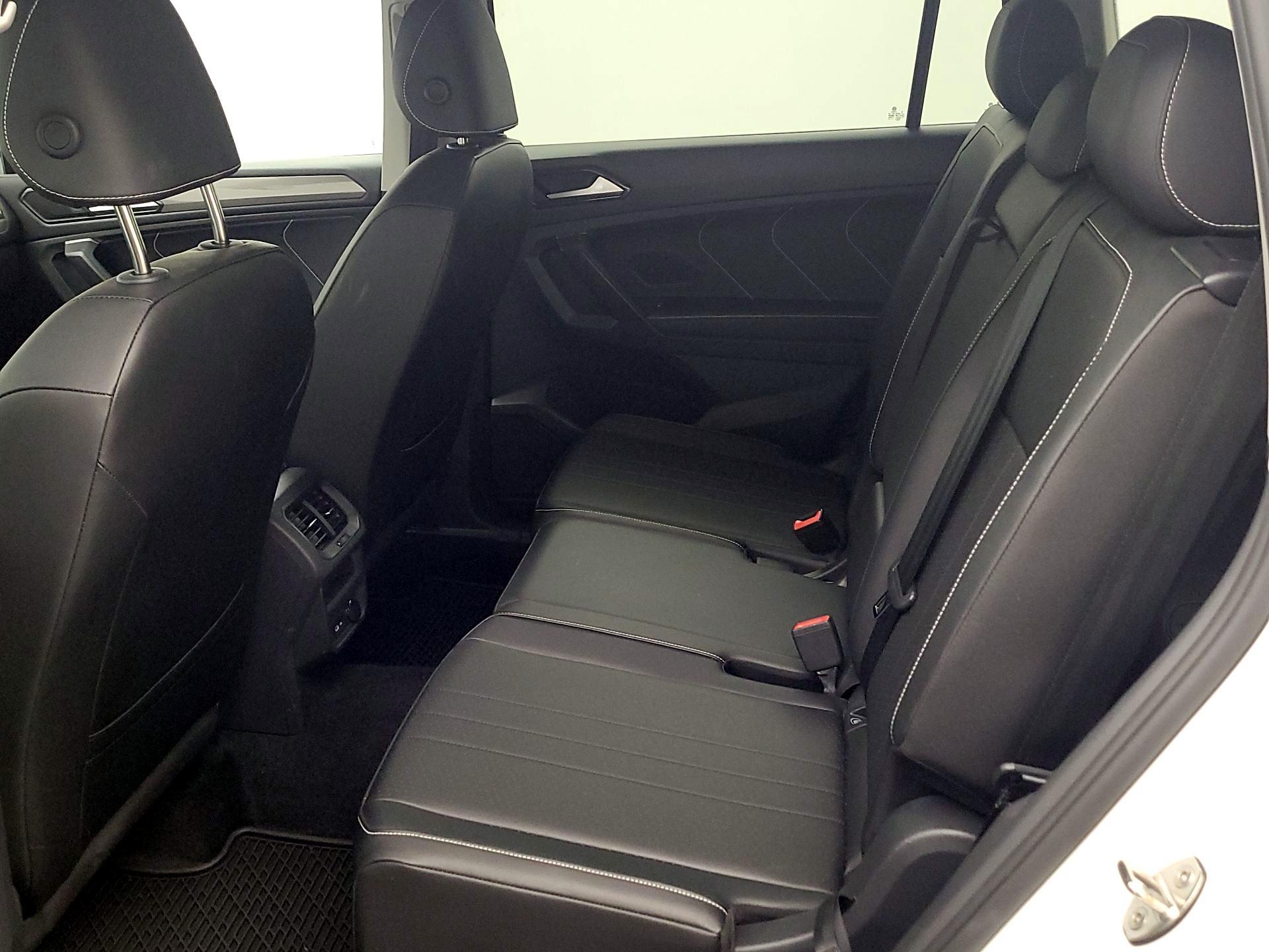 Thumbnail: 2023 Volkswagen Tiguan - 19