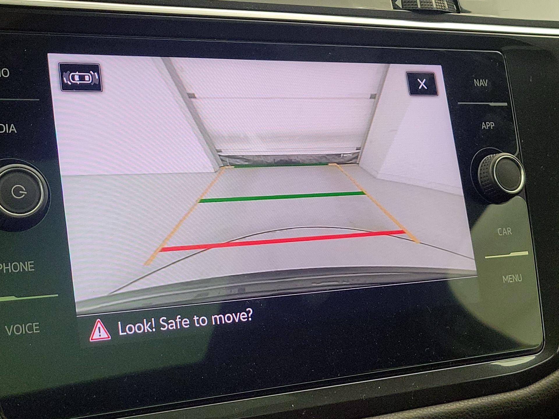 Thumbnail: 2022 Volkswagen Tiguan - 15