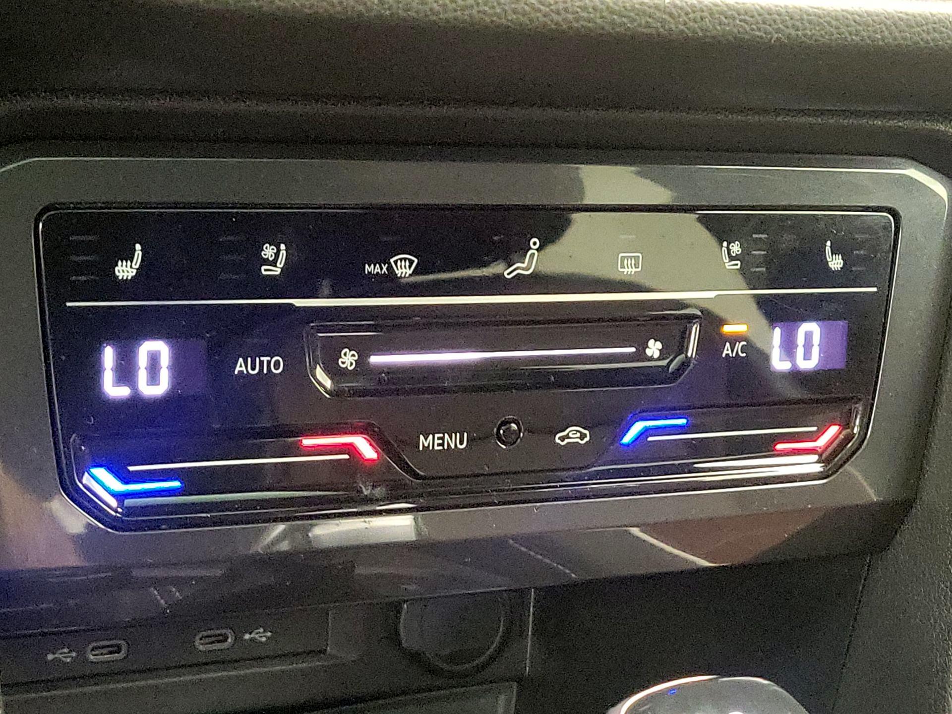 Thumbnail: 2022 Volkswagen Tiguan - 17