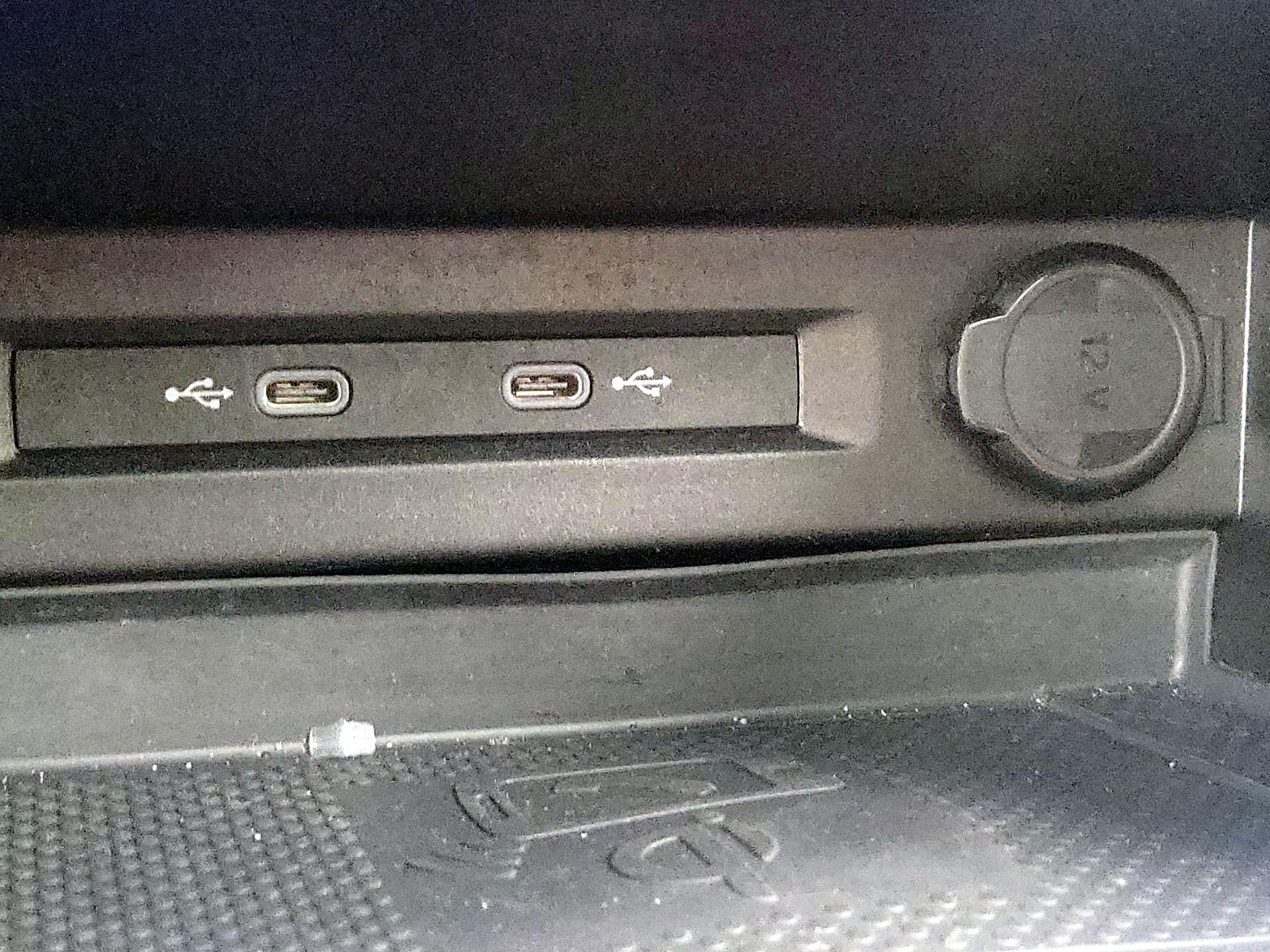 Thumbnail: 2022 Volkswagen Tiguan - 19