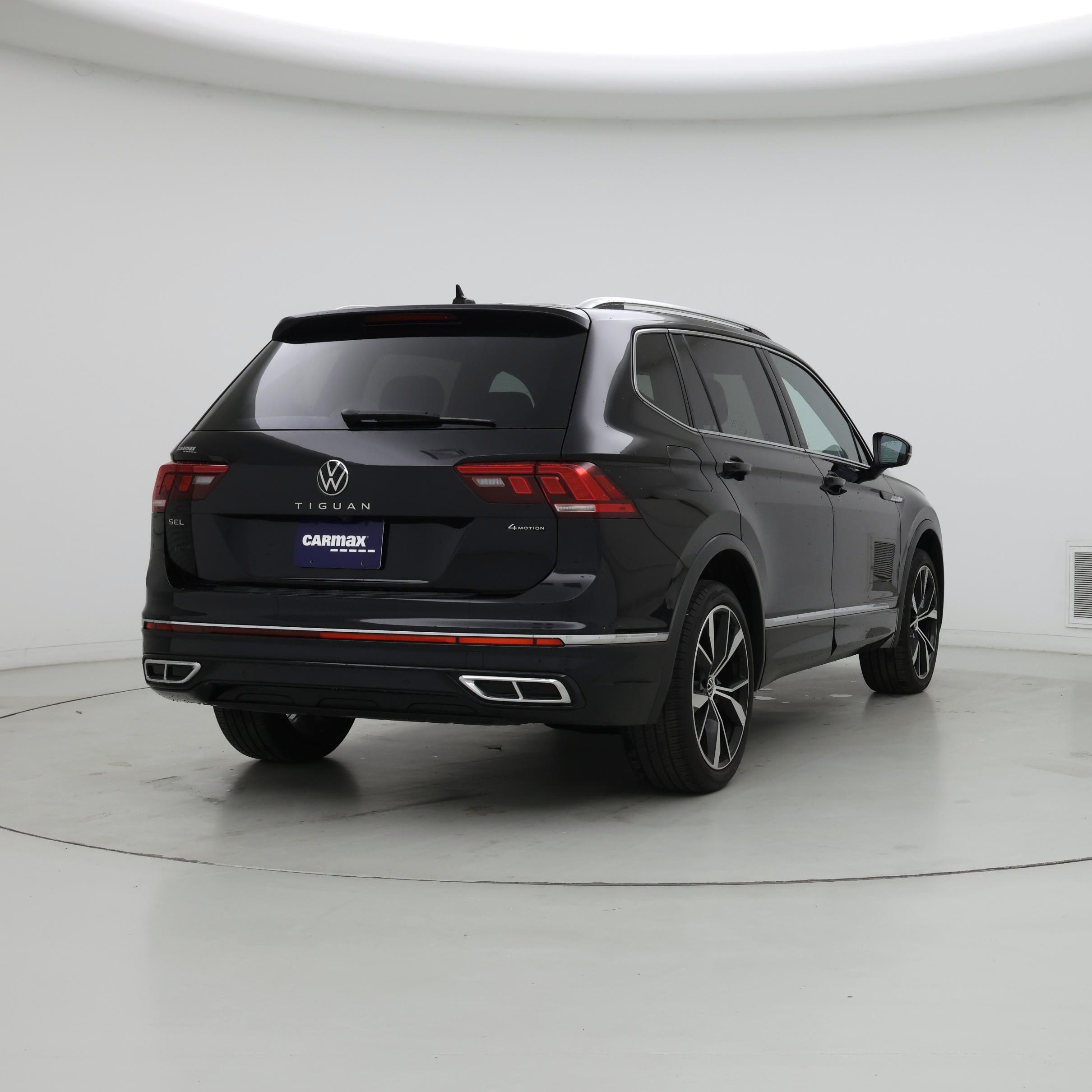 Thumbnail: 2022 Volkswagen Tiguan - 8