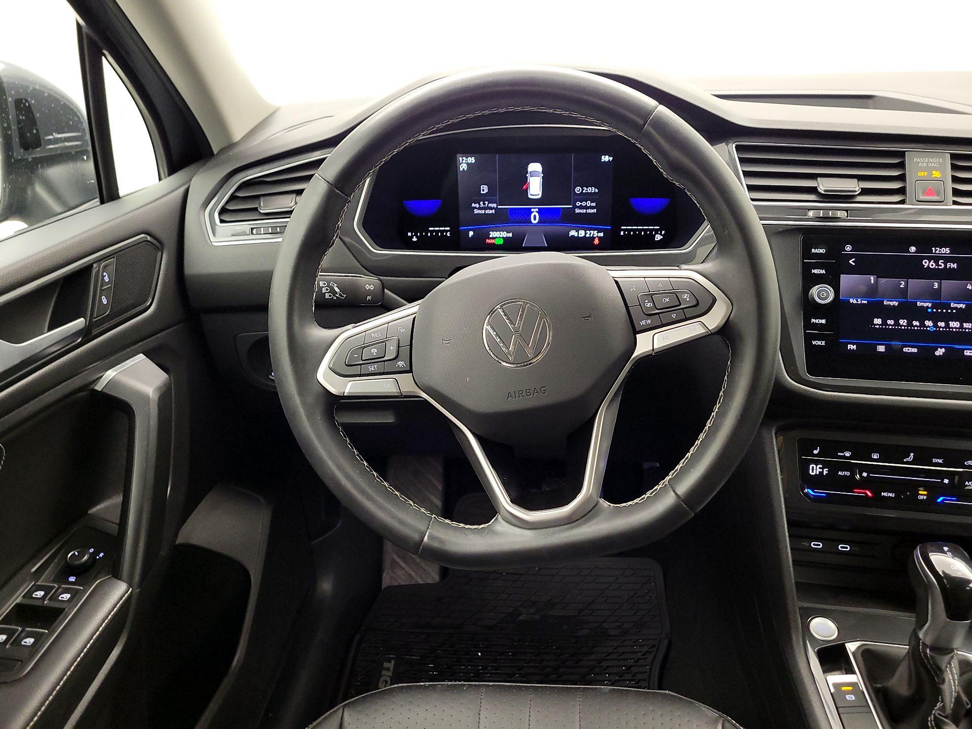 Thumbnail: 2023 Volkswagen Tiguan - 10