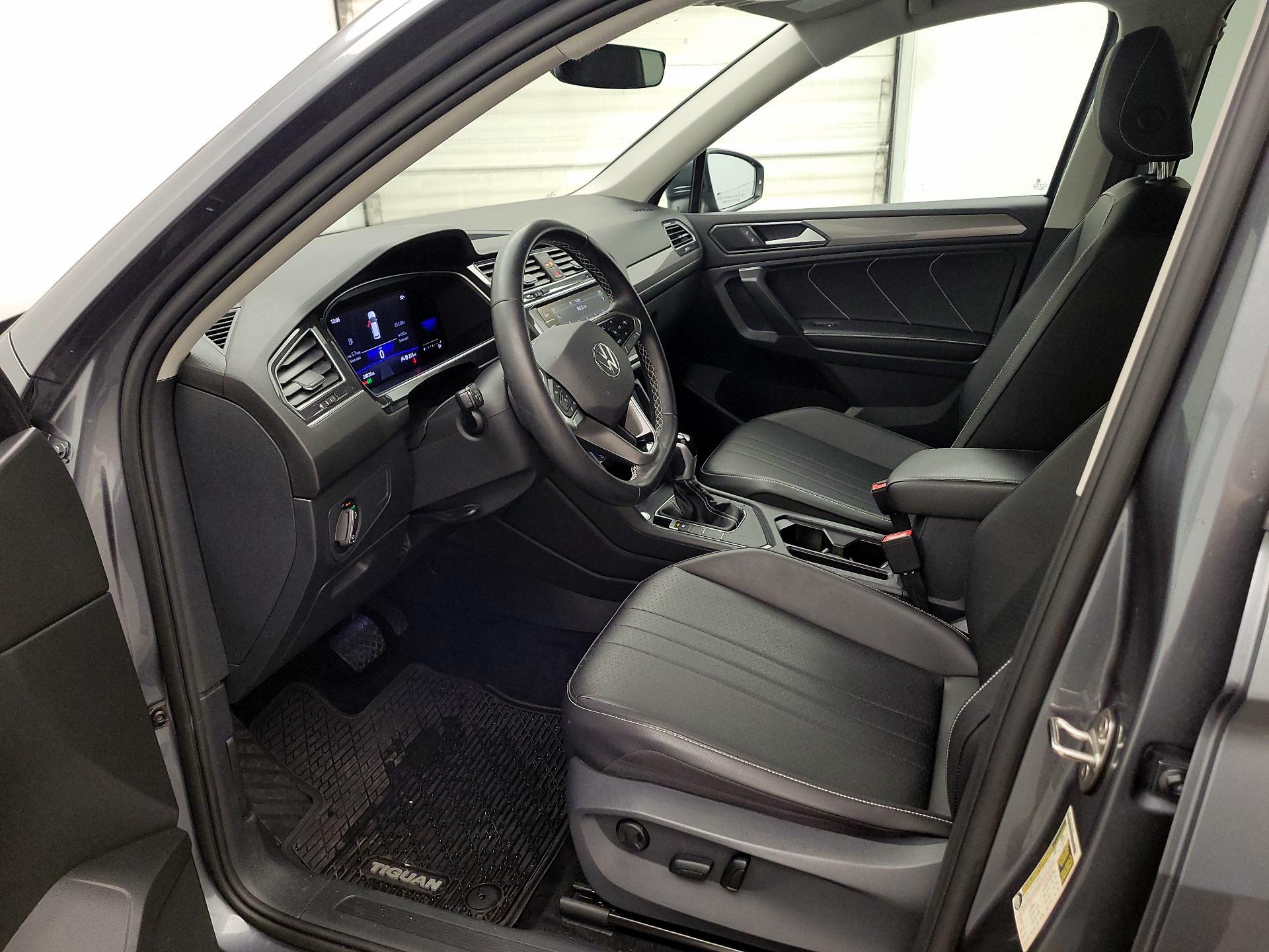 Thumbnail: 2023 Volkswagen Tiguan - 11