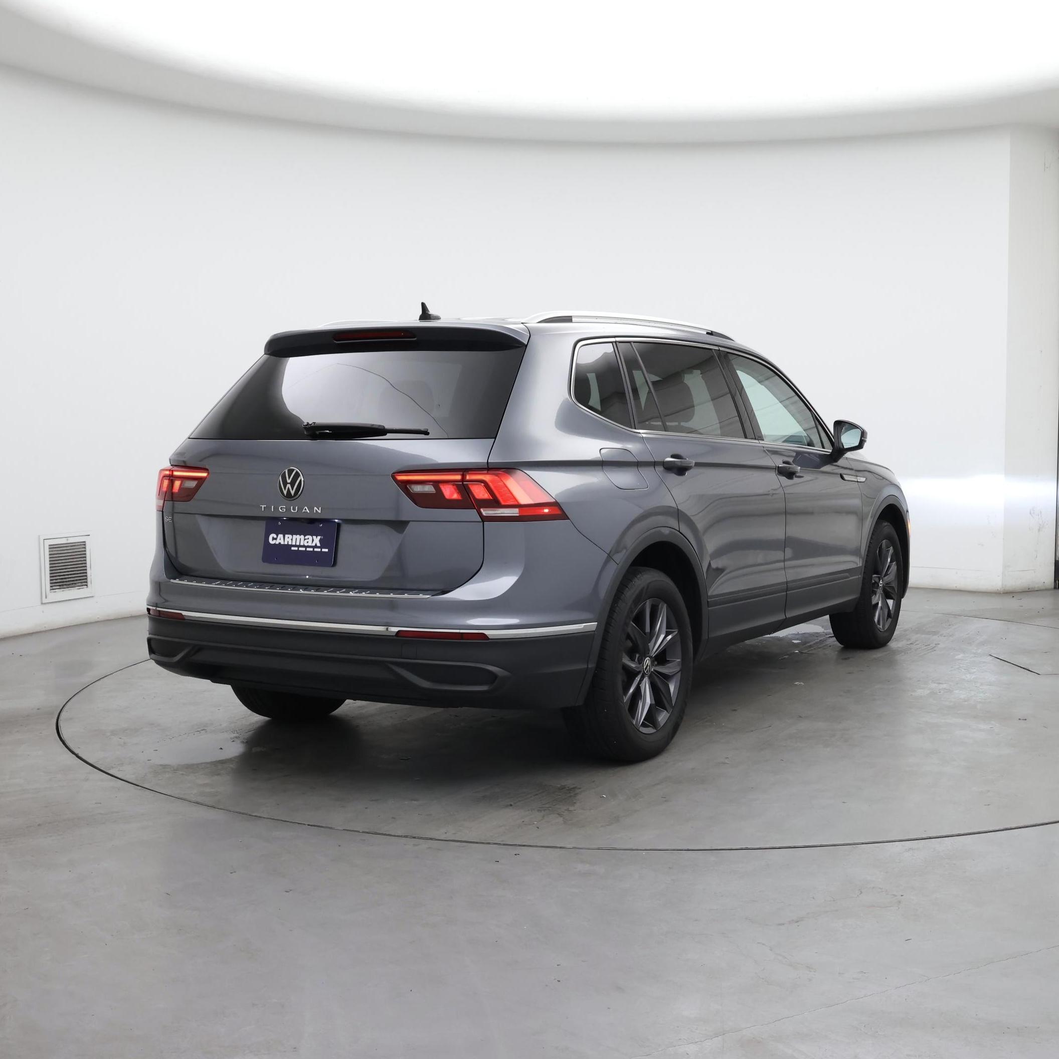 Thumbnail: 2023 Volkswagen Tiguan - 8