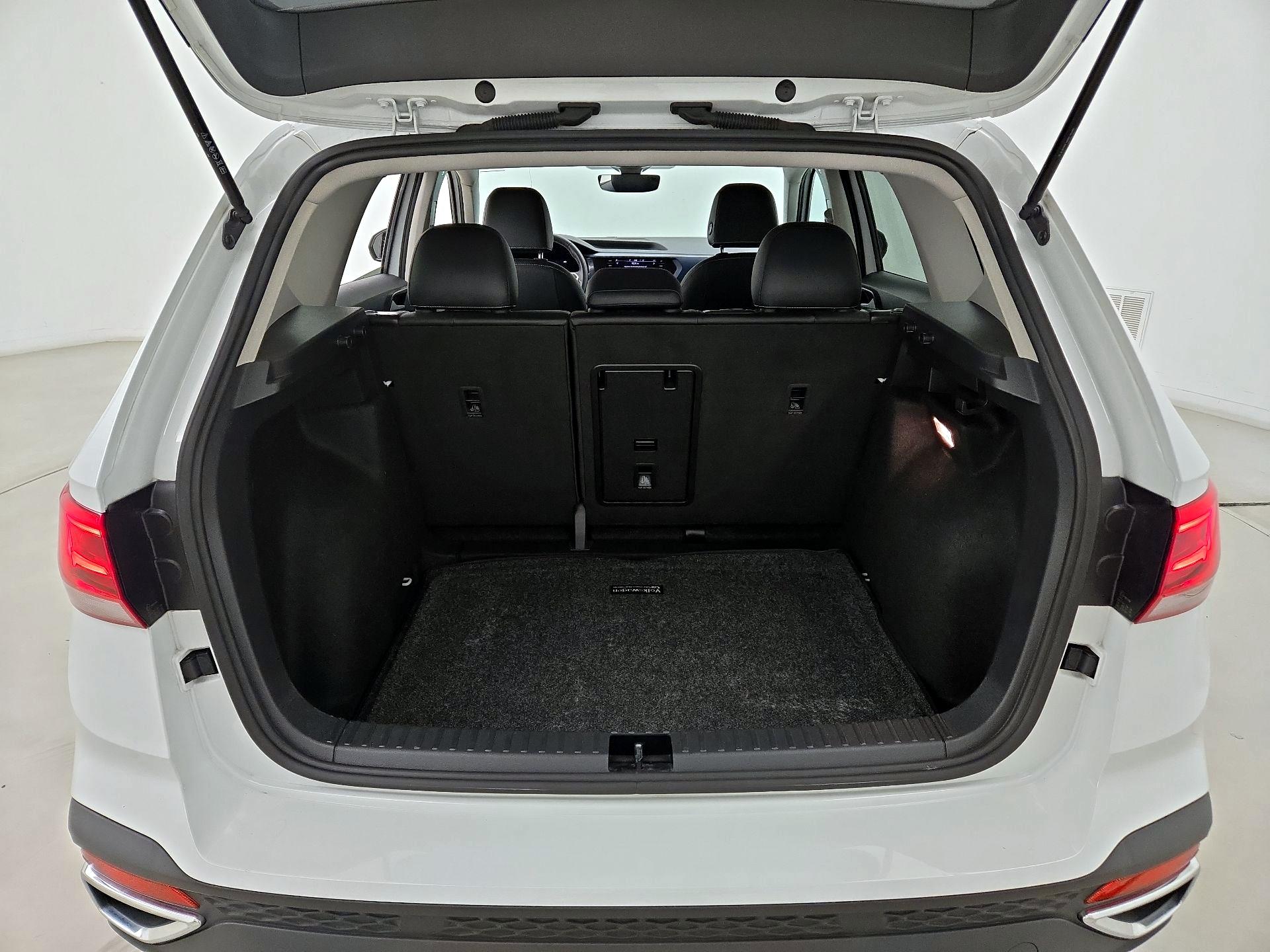 Thumbnail: 2023 Volkswagen Taos - 20