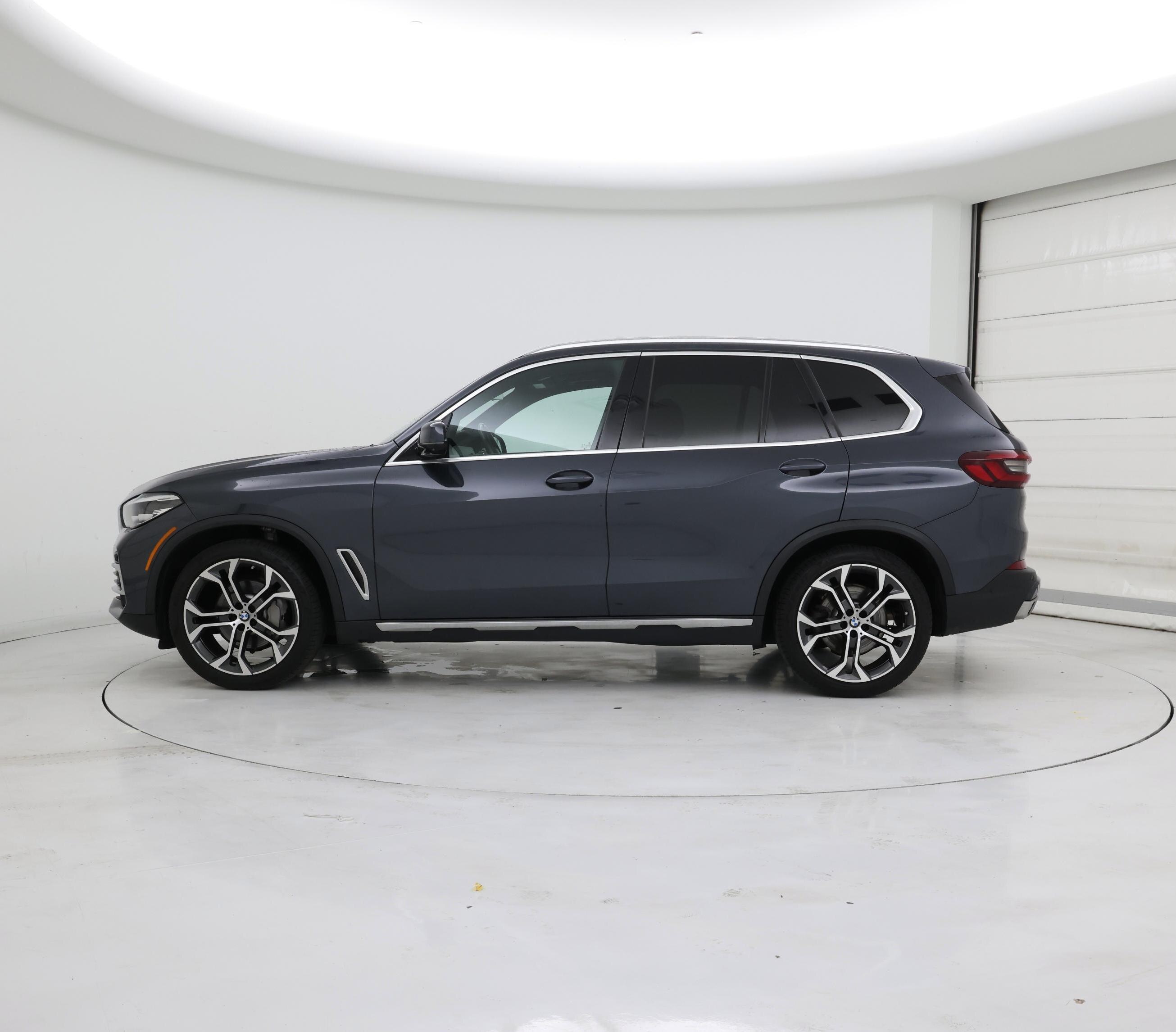 Thumbnail: 2021 BMW X5 - 3