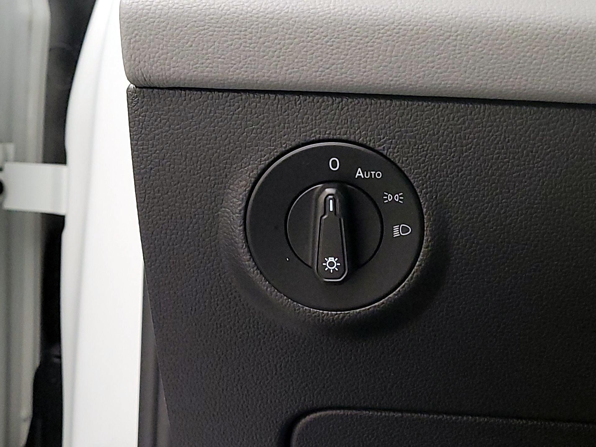 Thumbnail: 2022 Volkswagen Taos - 13