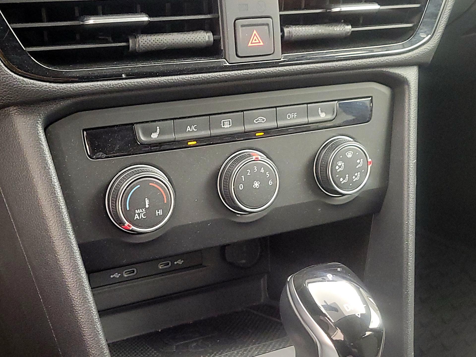 Thumbnail: 2022 Volkswagen Taos - 16