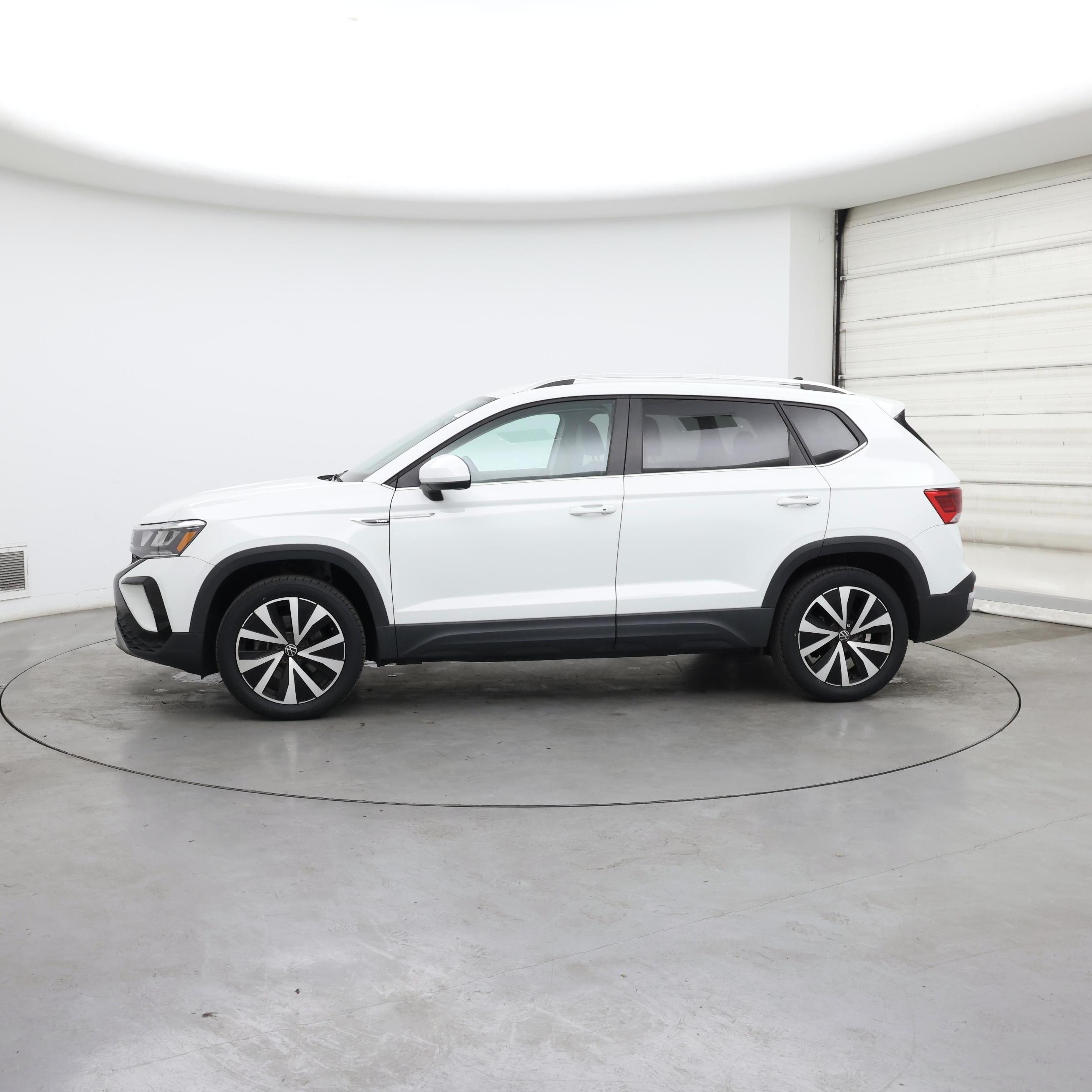 Thumbnail: 2022 Volkswagen Taos - 3