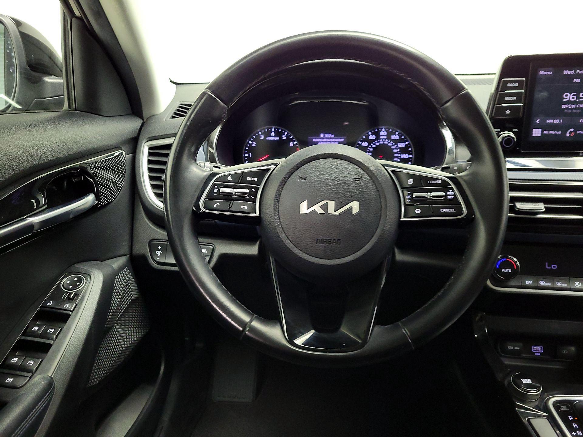 Thumbnail: 2023 Kia Seltos - 10