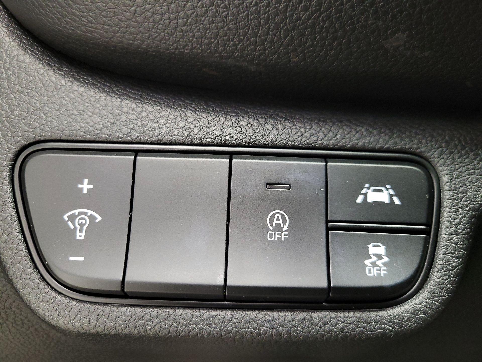 Thumbnail: 2023 Kia Seltos - 13