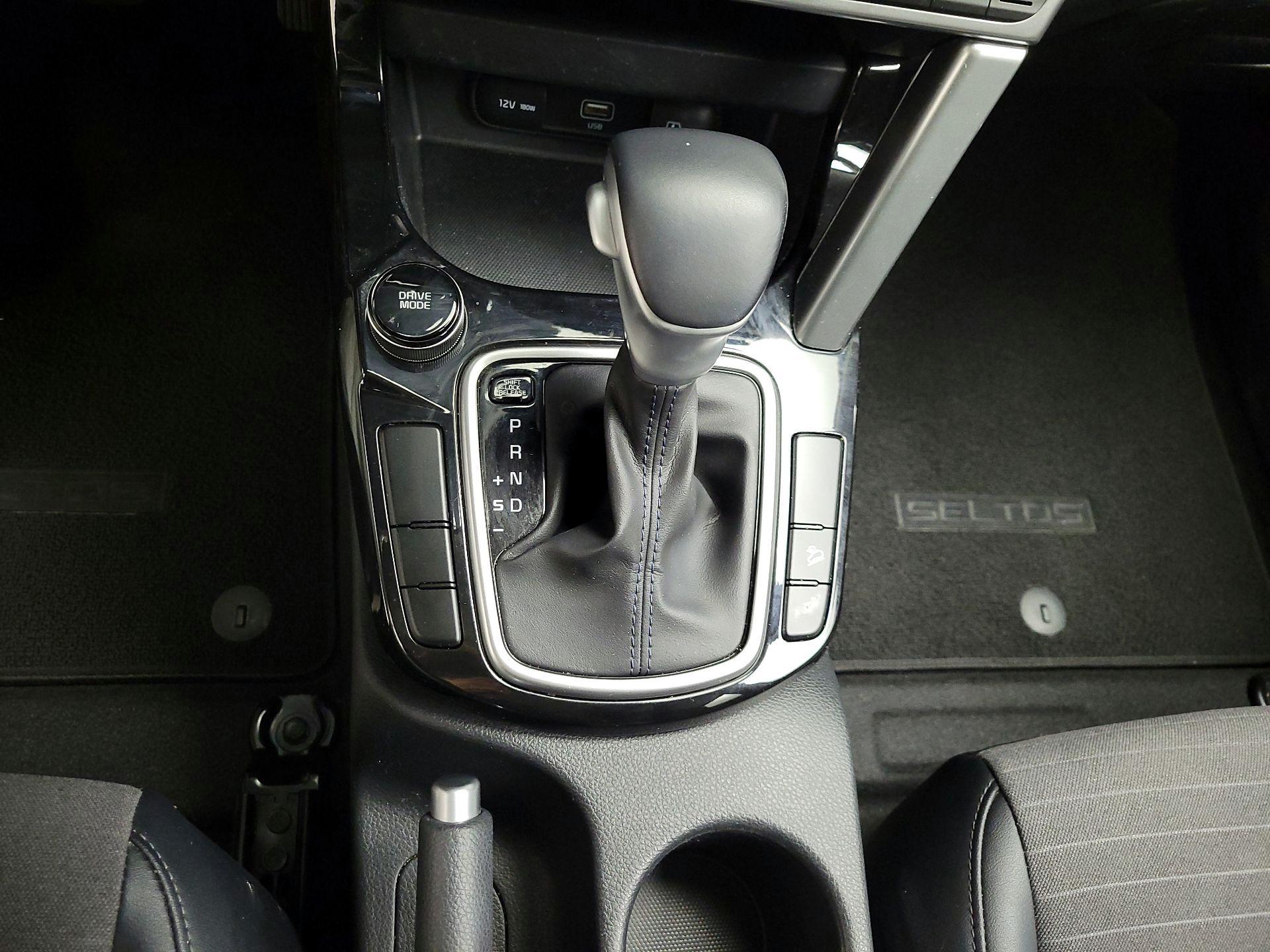 Thumbnail: 2023 Kia Seltos - 18