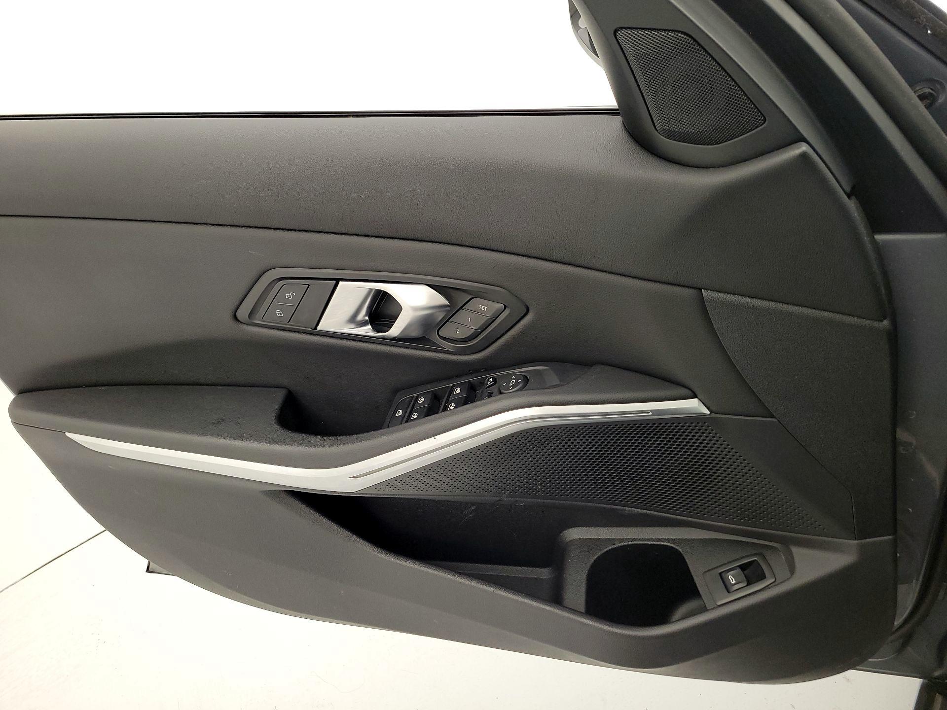 Thumbnail: 2024 BMW 3 Series - 12