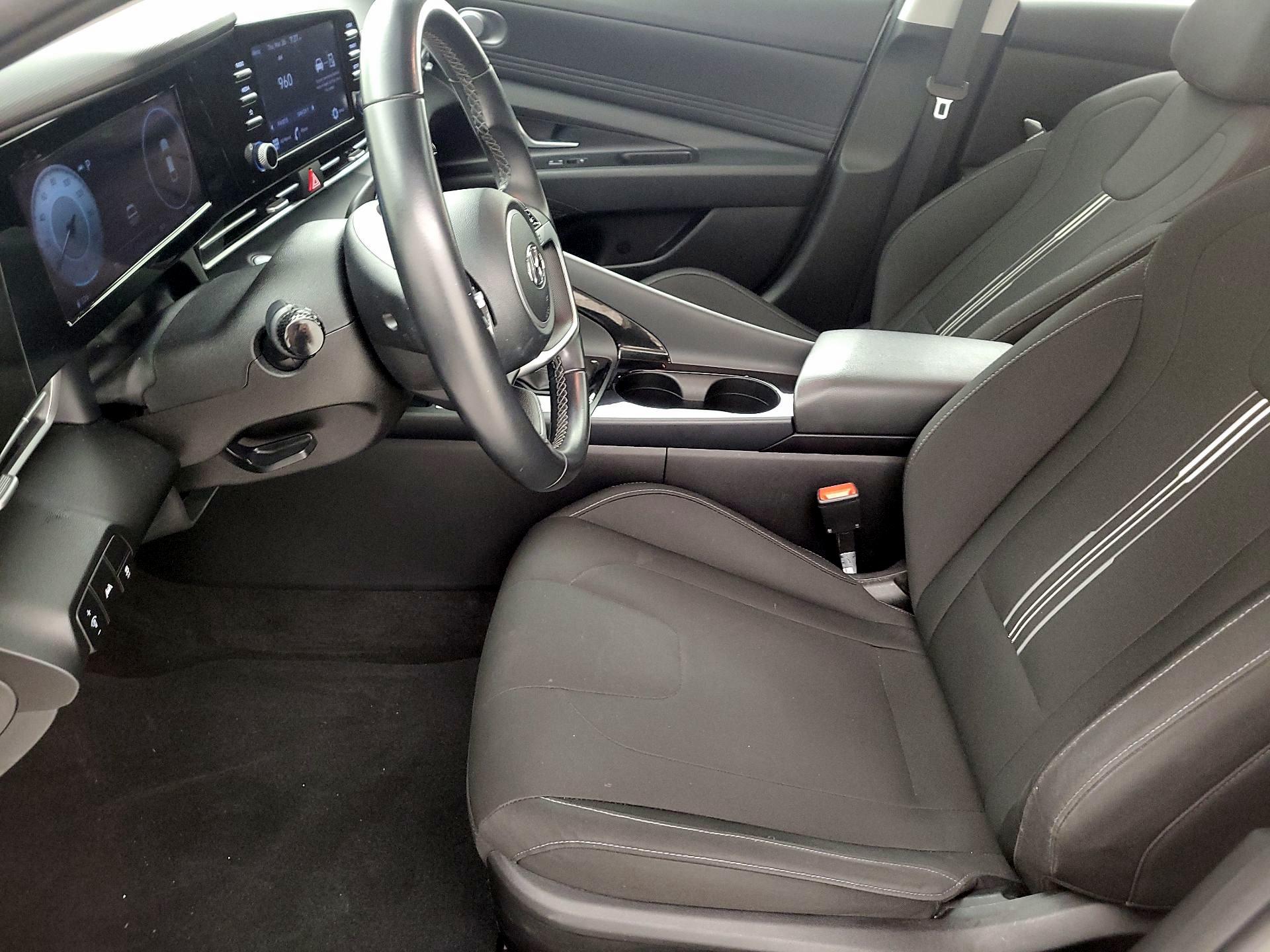 Thumbnail: 2021 Hyundai Elantra - 11