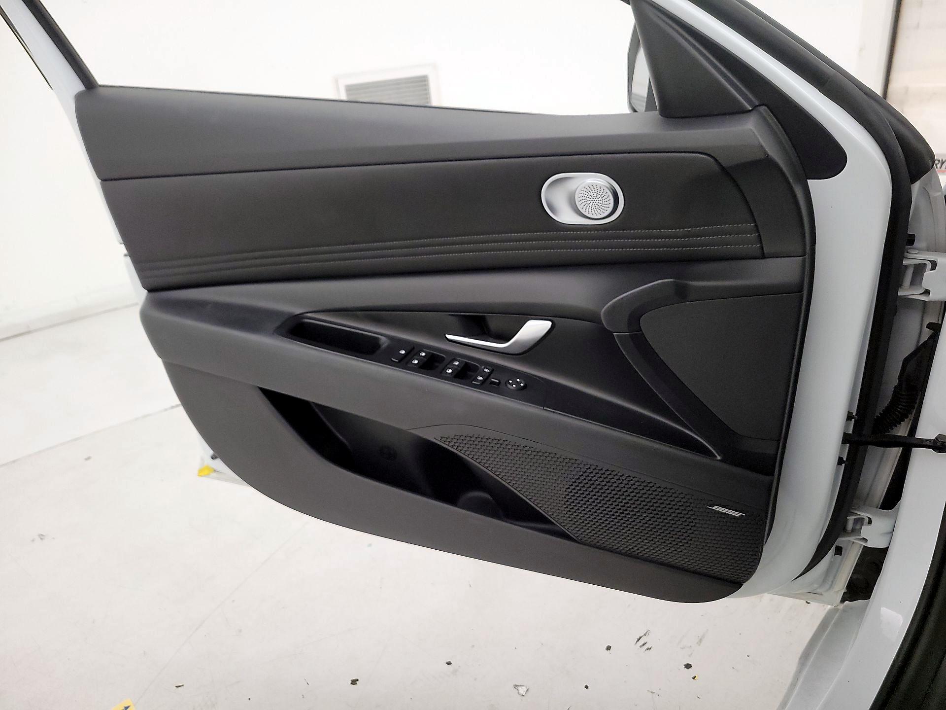 Thumbnail: 2021 Hyundai Elantra - 12