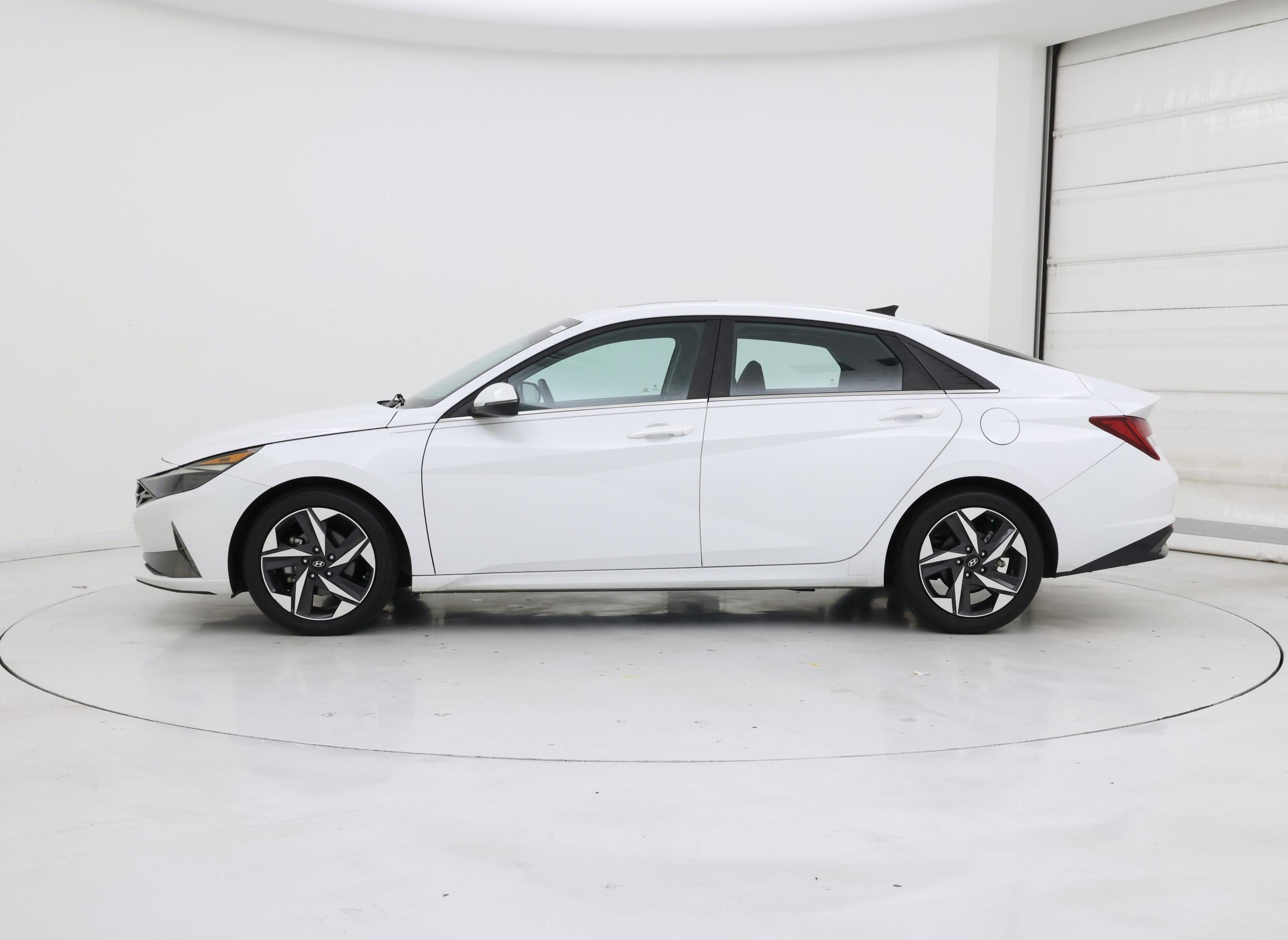 Thumbnail: 2021 Hyundai Elantra - 3