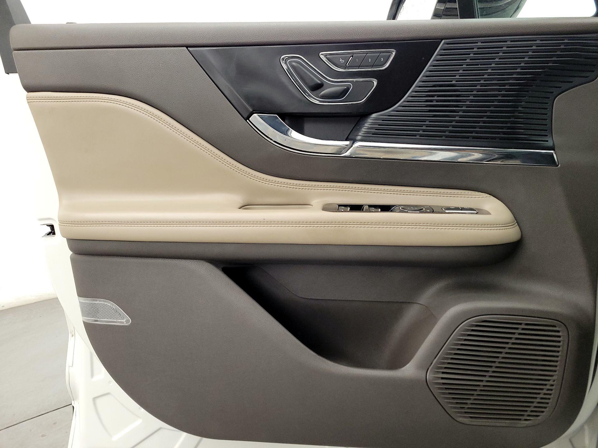 Thumbnail: 2021 Lincoln Corsair - 12