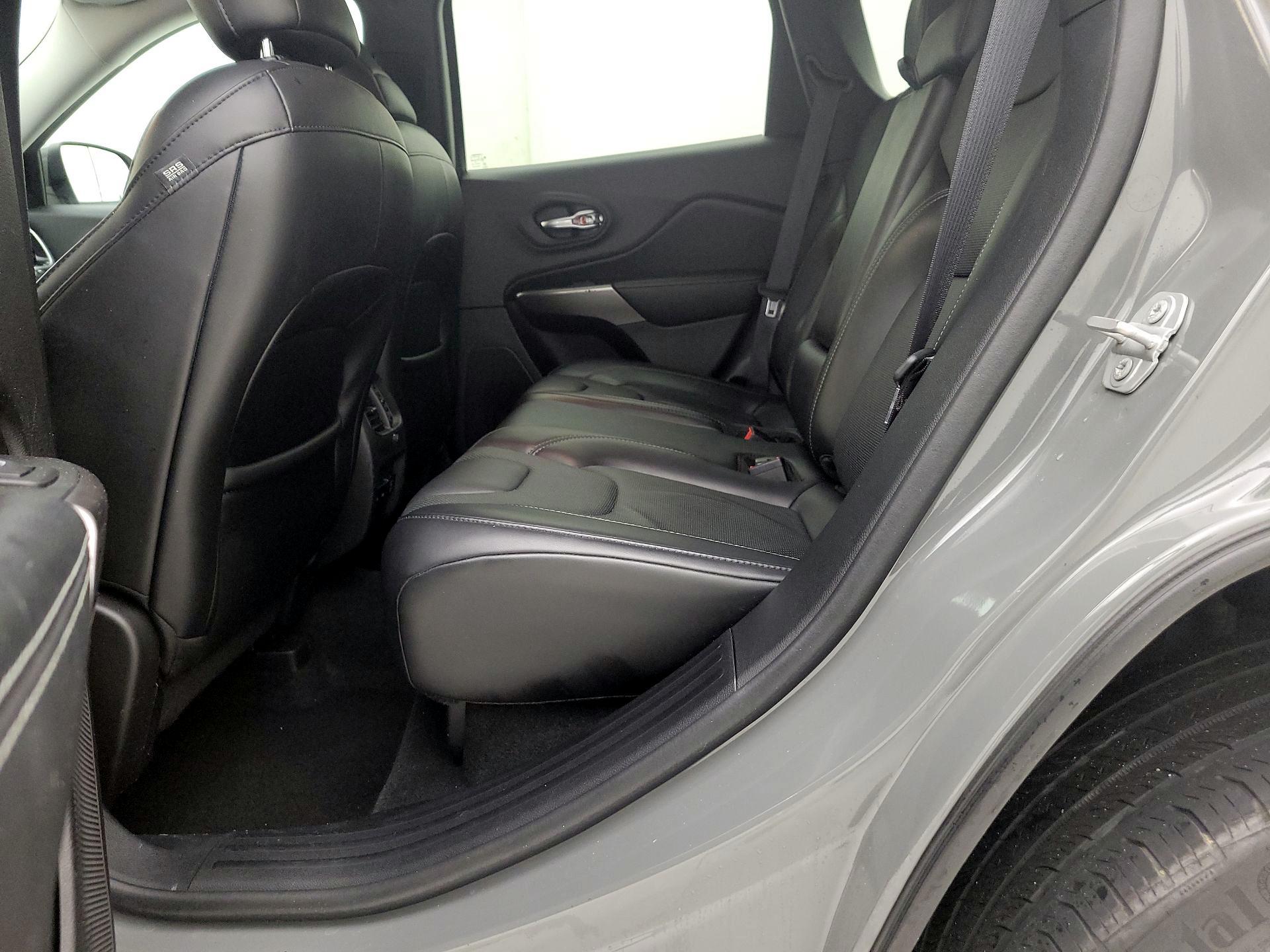 Thumbnail: 2020 Jeep Cherokee - 19