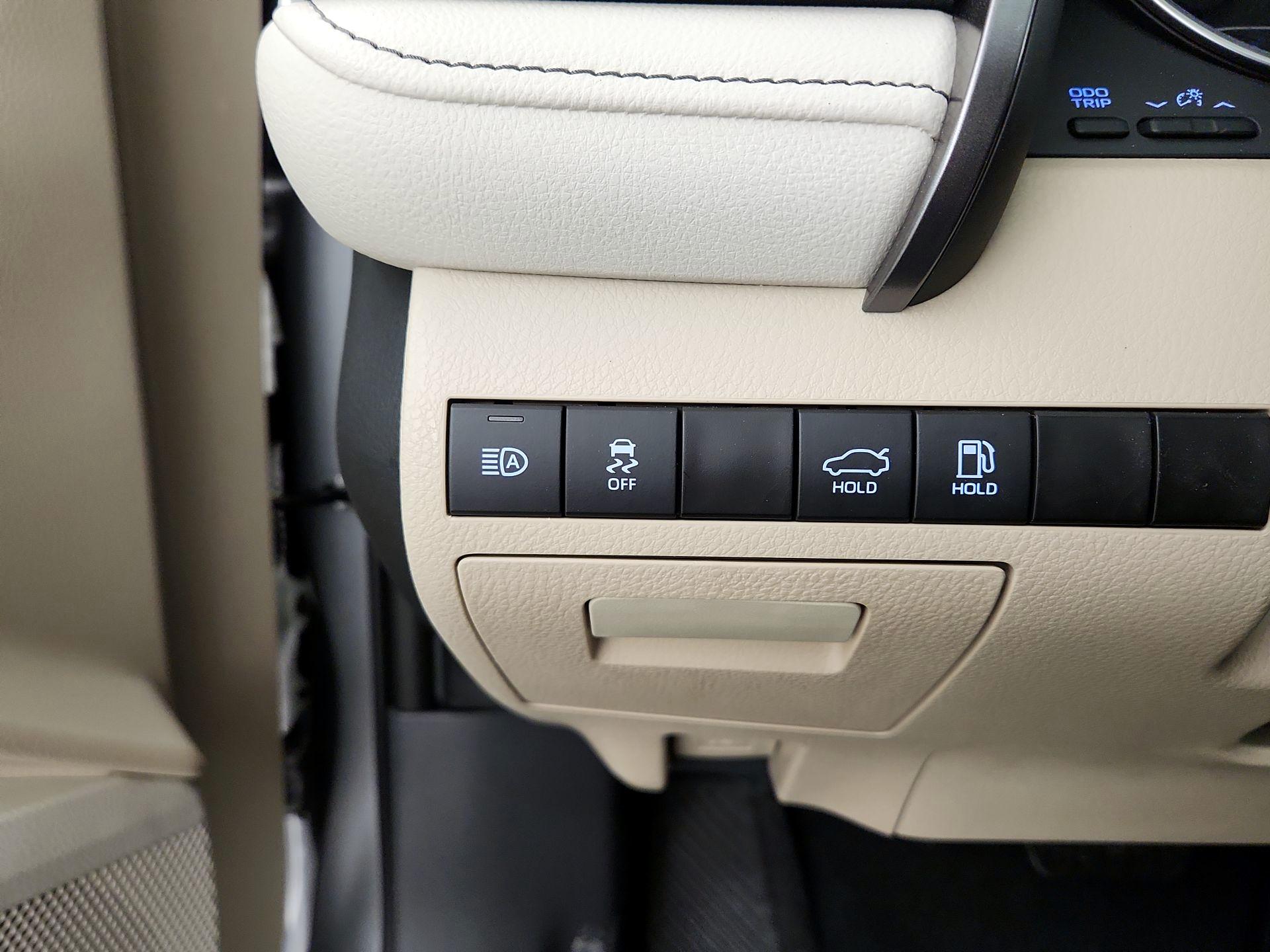 Thumbnail: 2024 Toyota Camry - 13