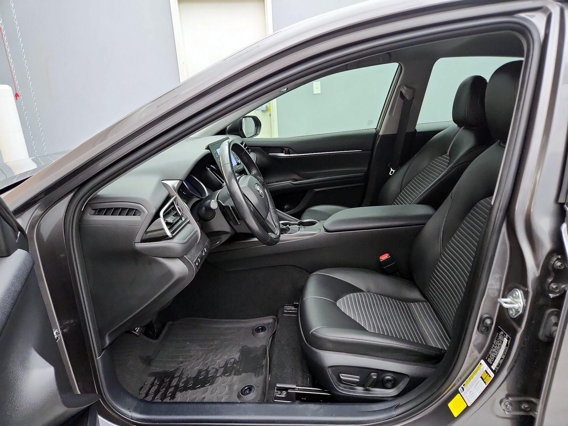 Thumbnail: 2022 Toyota Camry - 11