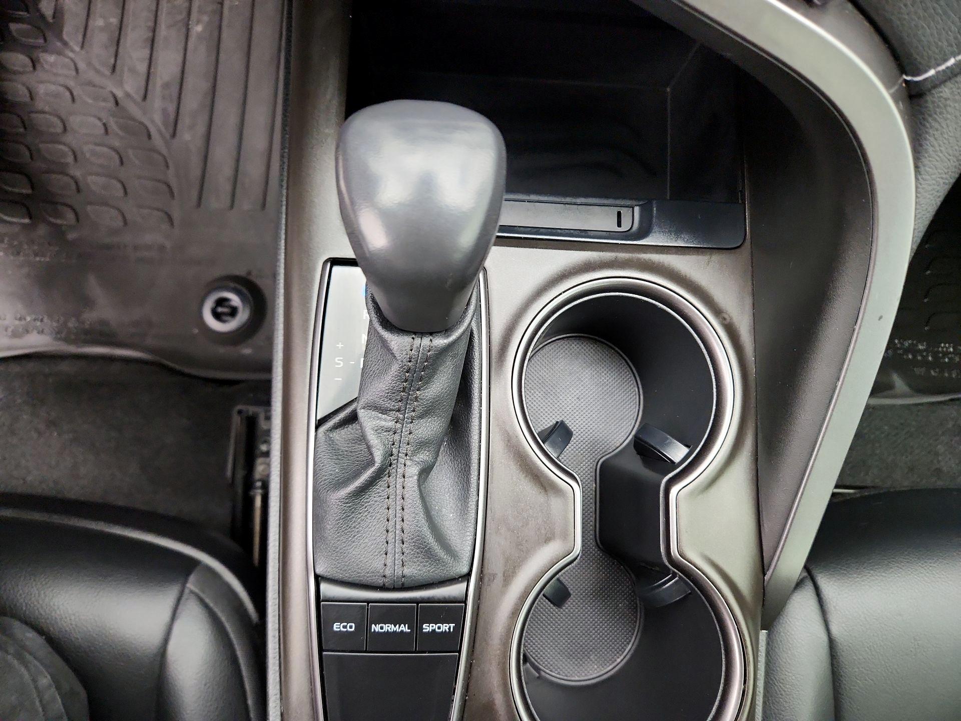 Thumbnail: 2022 Toyota Camry - 17