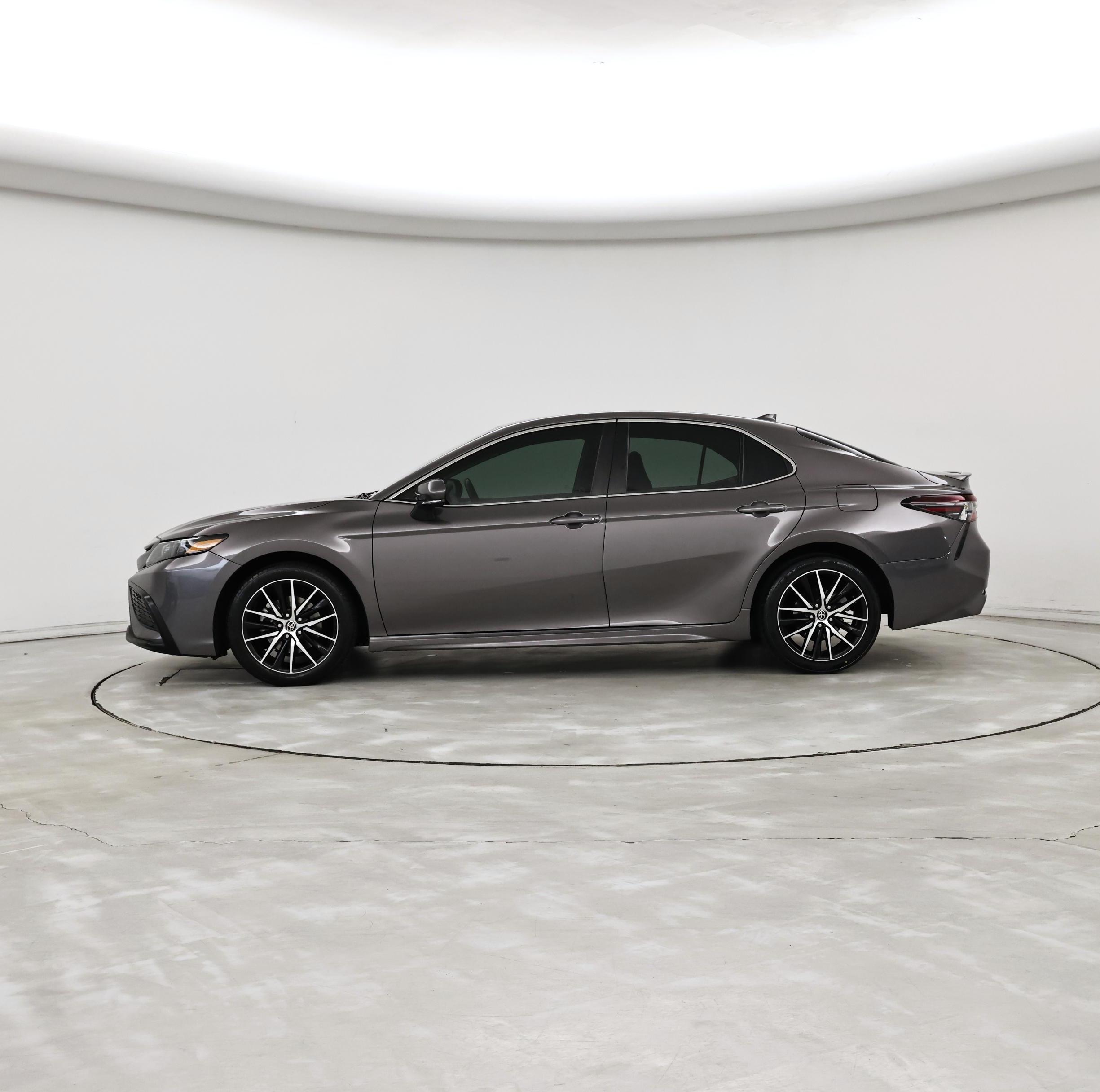 Thumbnail: 2022 Toyota Camry - 3