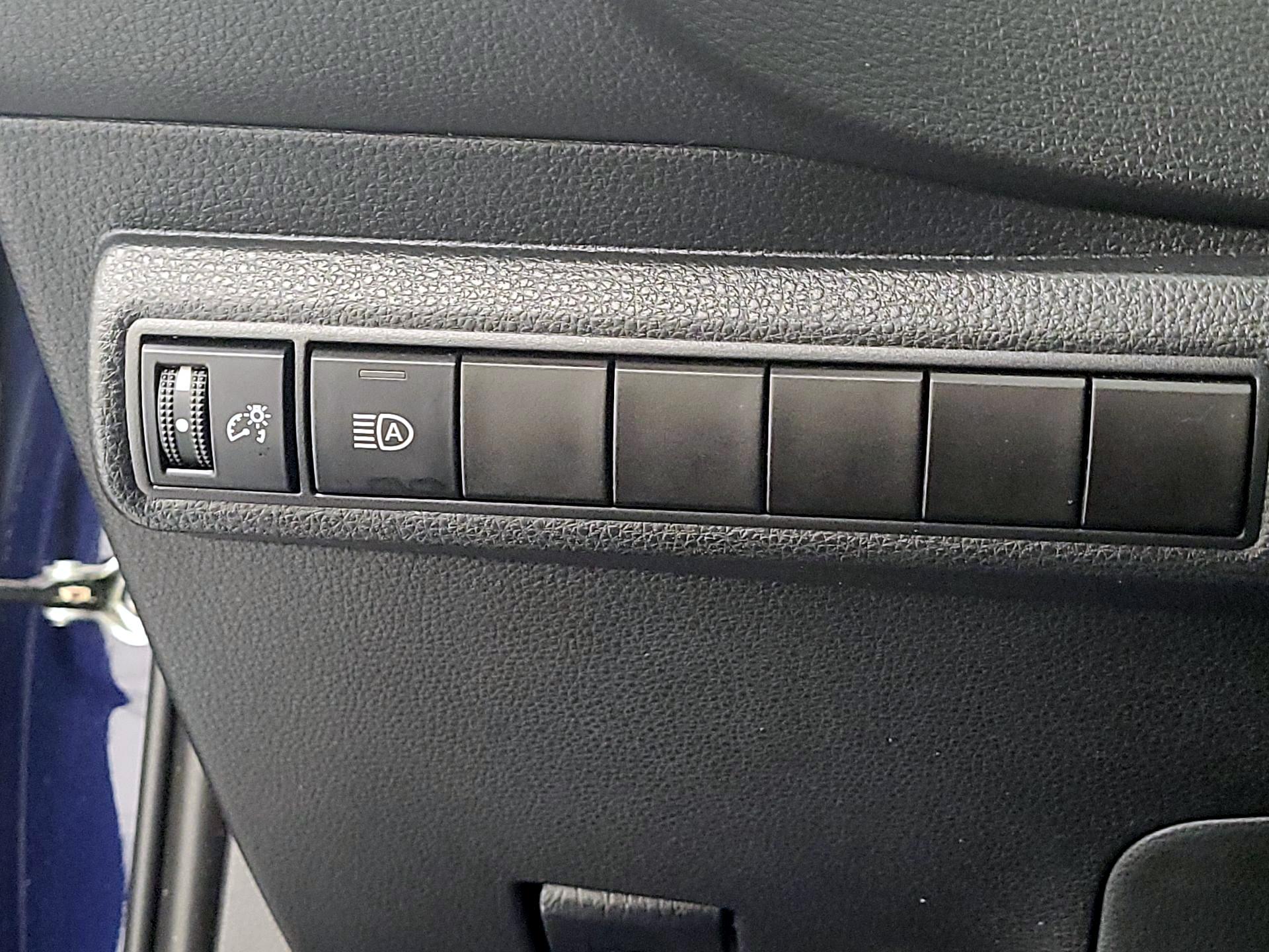 Thumbnail: 2022 Toyota Corolla - 13