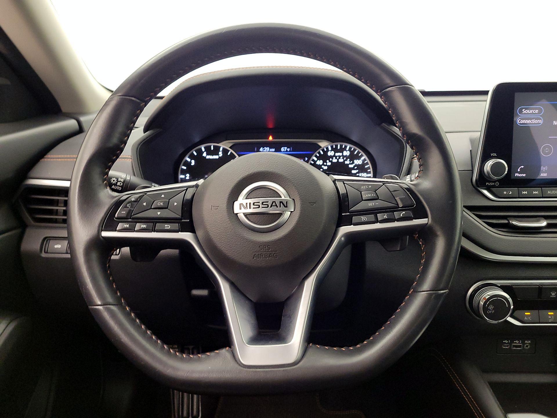 Thumbnail: 2020 Nissan Altima - 10