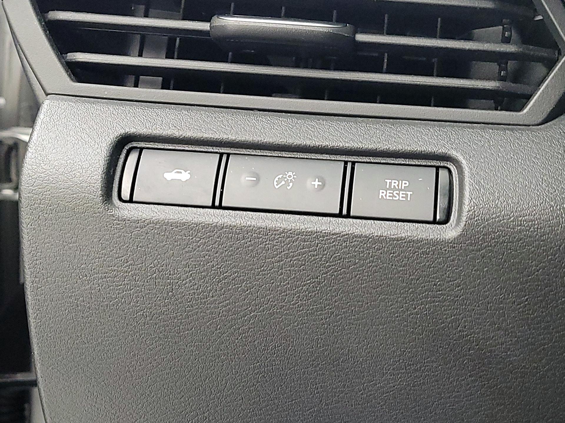 Thumbnail: 2020 Nissan Altima - 13