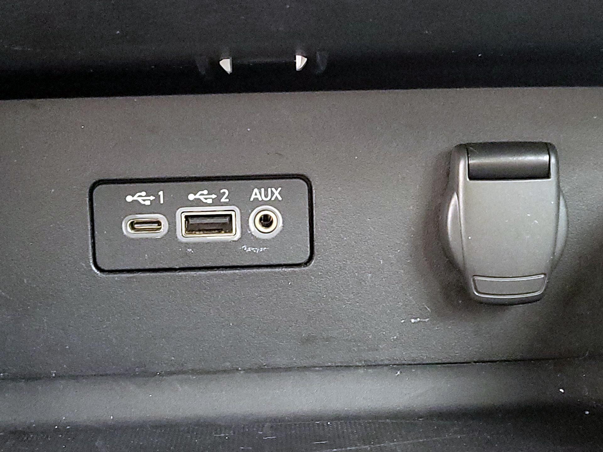 Thumbnail: 2020 Nissan Altima - 18