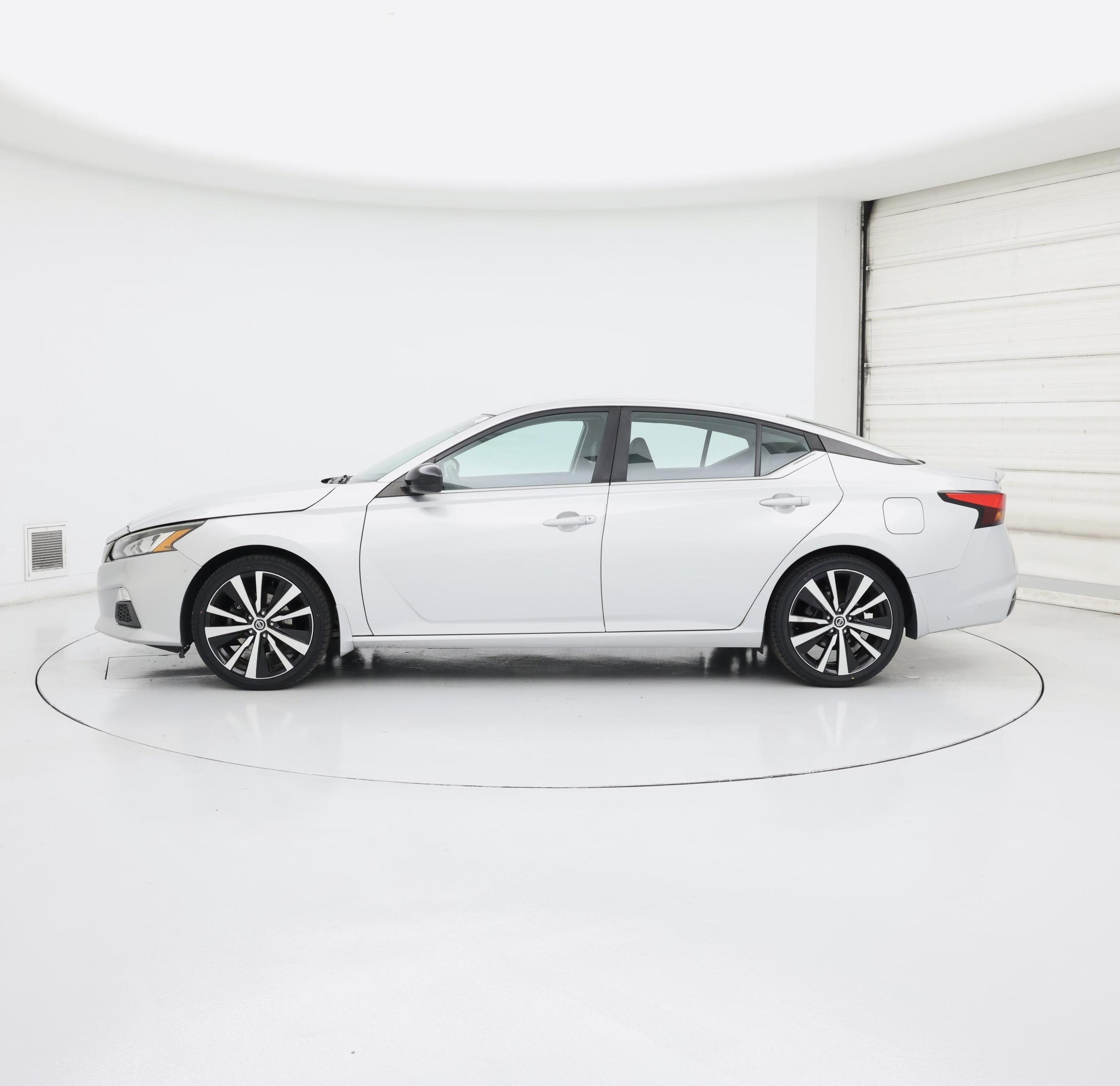 Thumbnail: 2020 Nissan Altima - 3