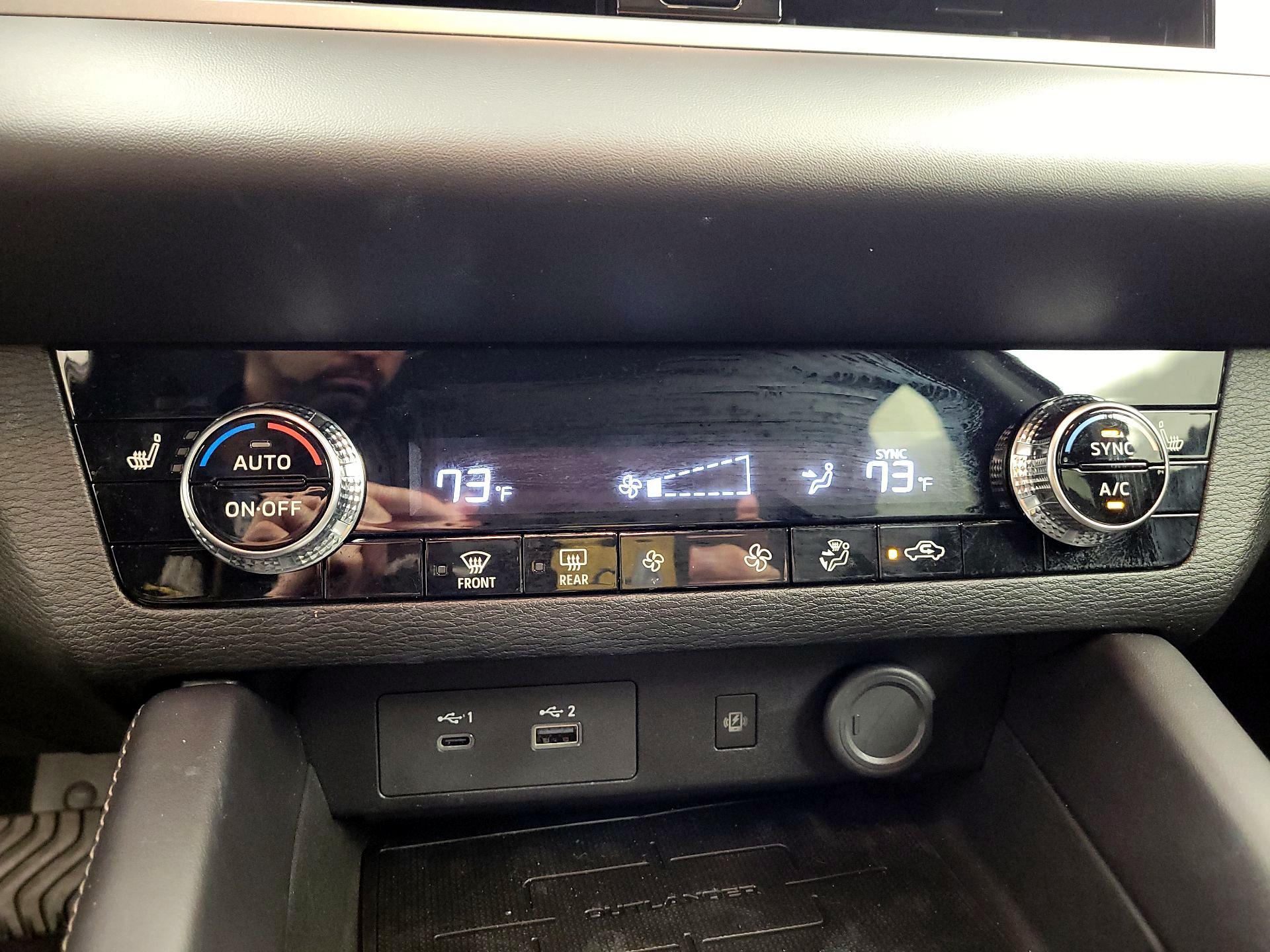 Thumbnail: 2024 Mitsubishi Outlander - 14