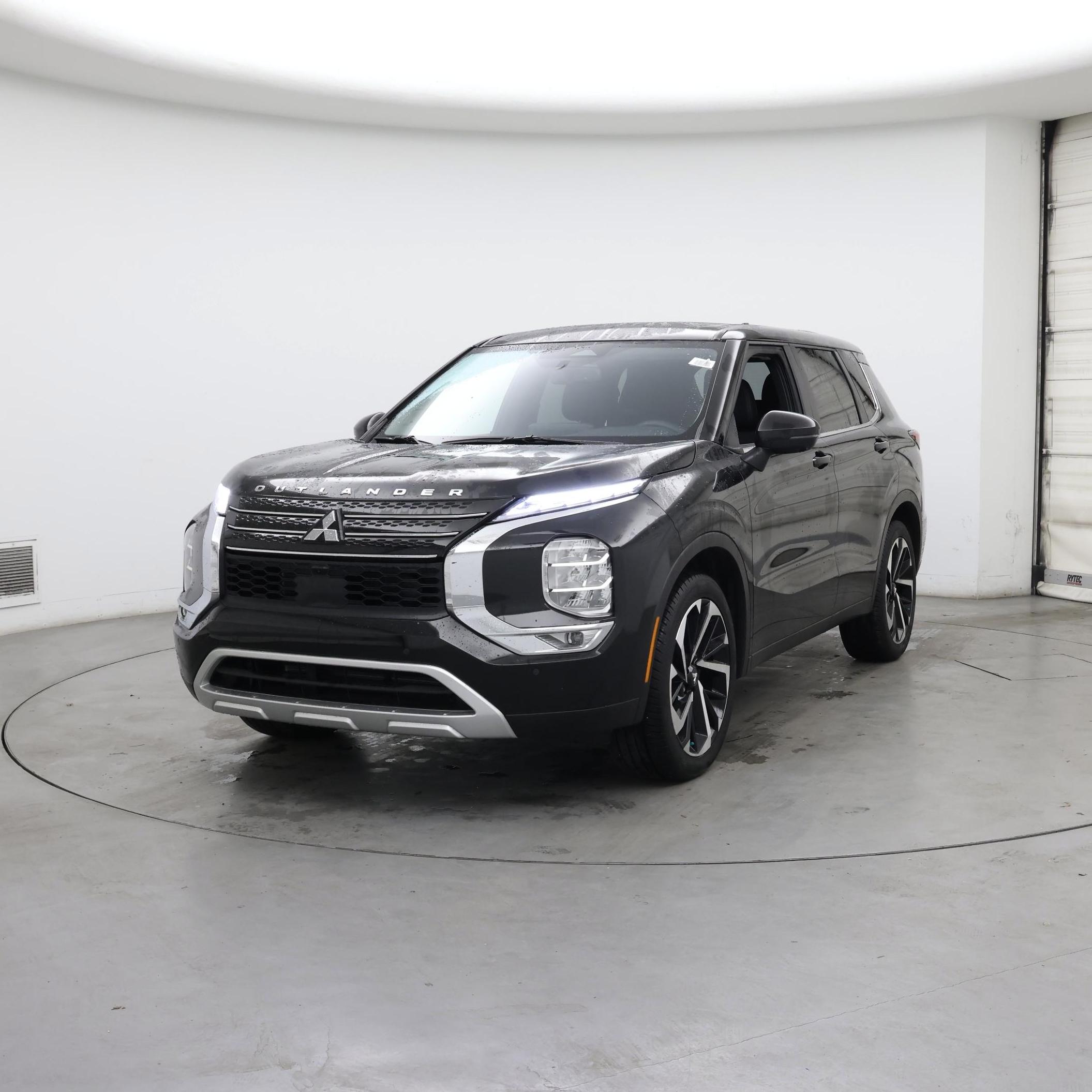 Thumbnail: 2024 Mitsubishi Outlander - 4