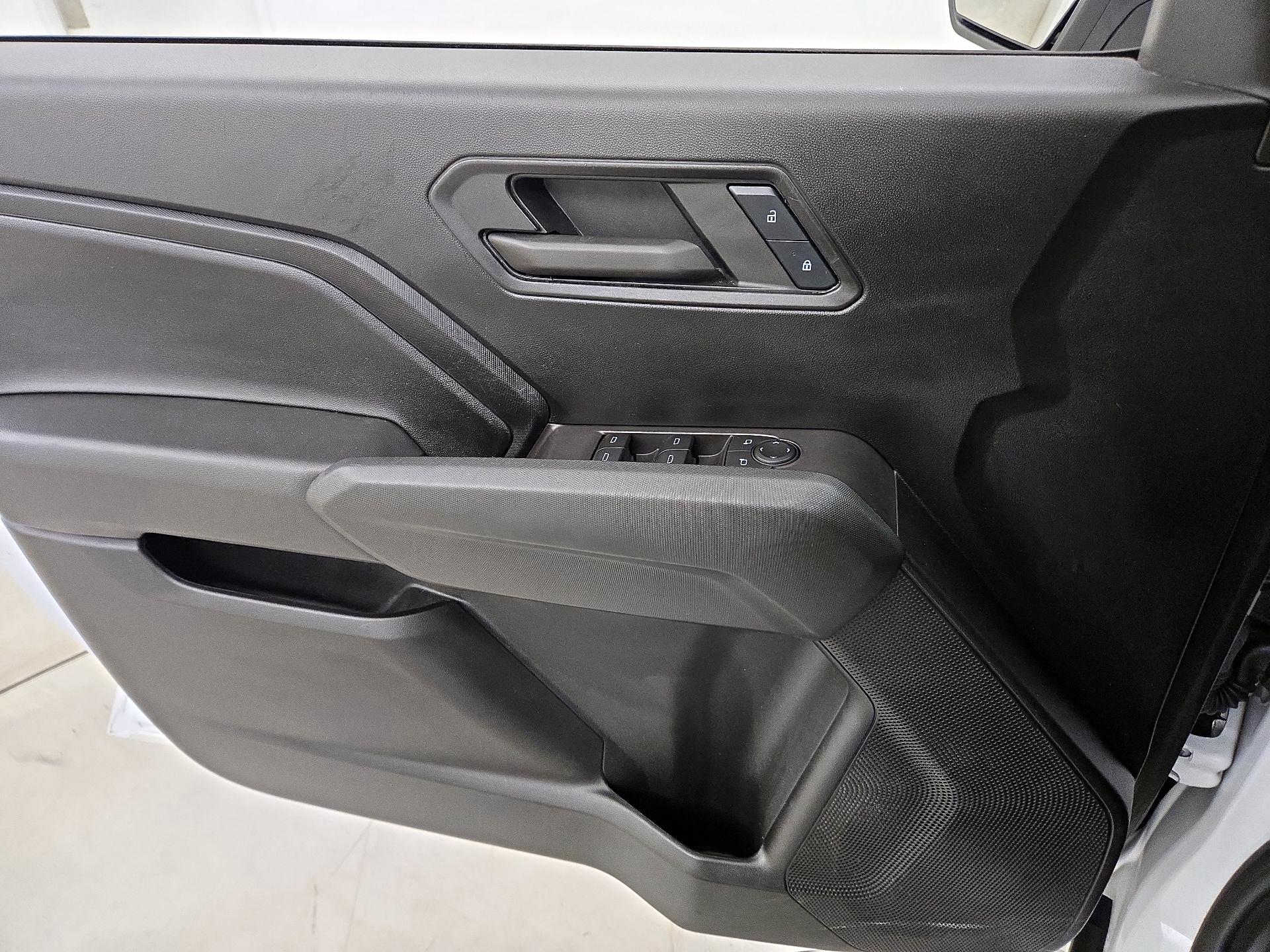 Thumbnail: 2023 Chevrolet Colorado - 12