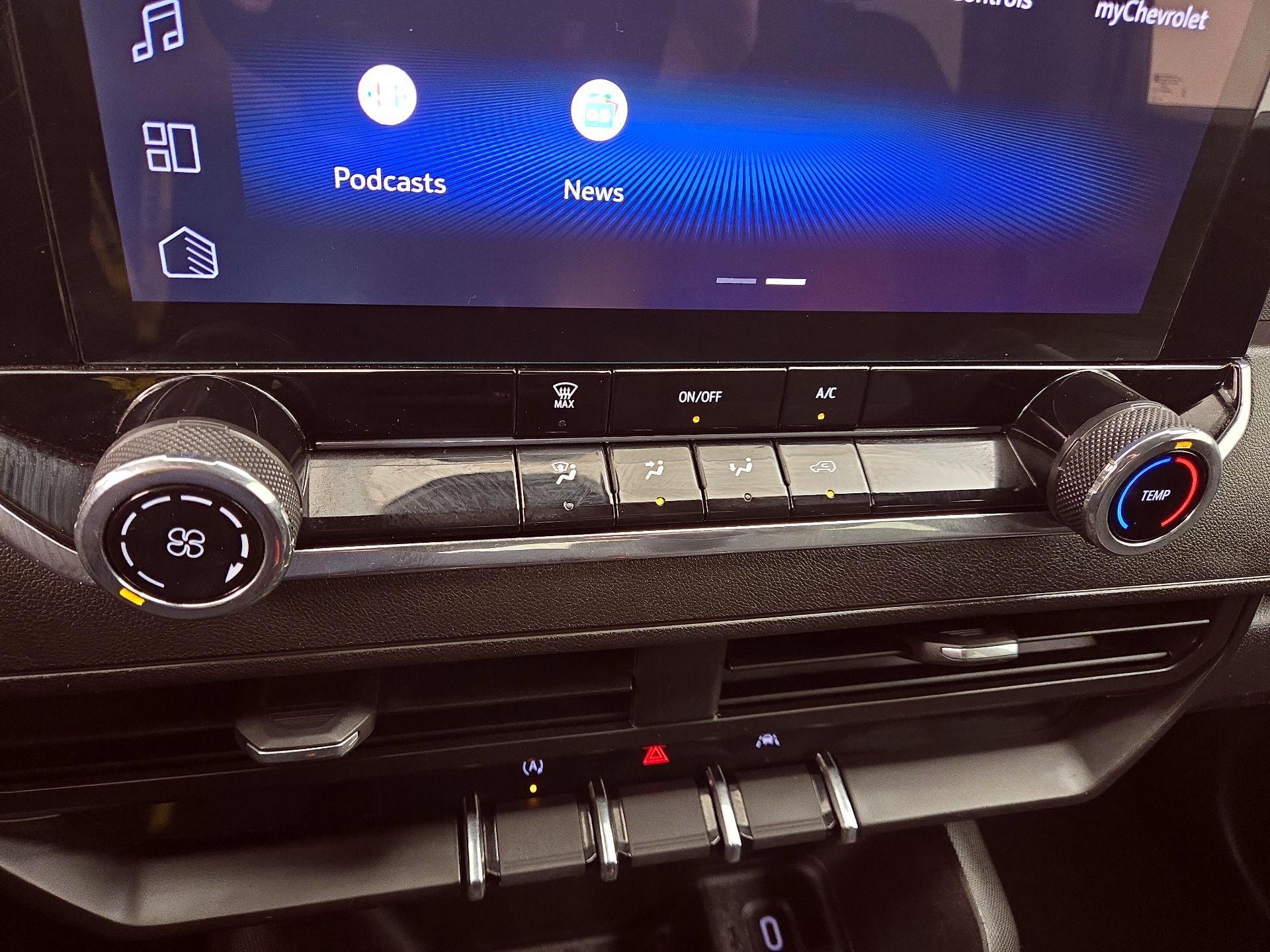 Thumbnail: 2023 Chevrolet Colorado - 15