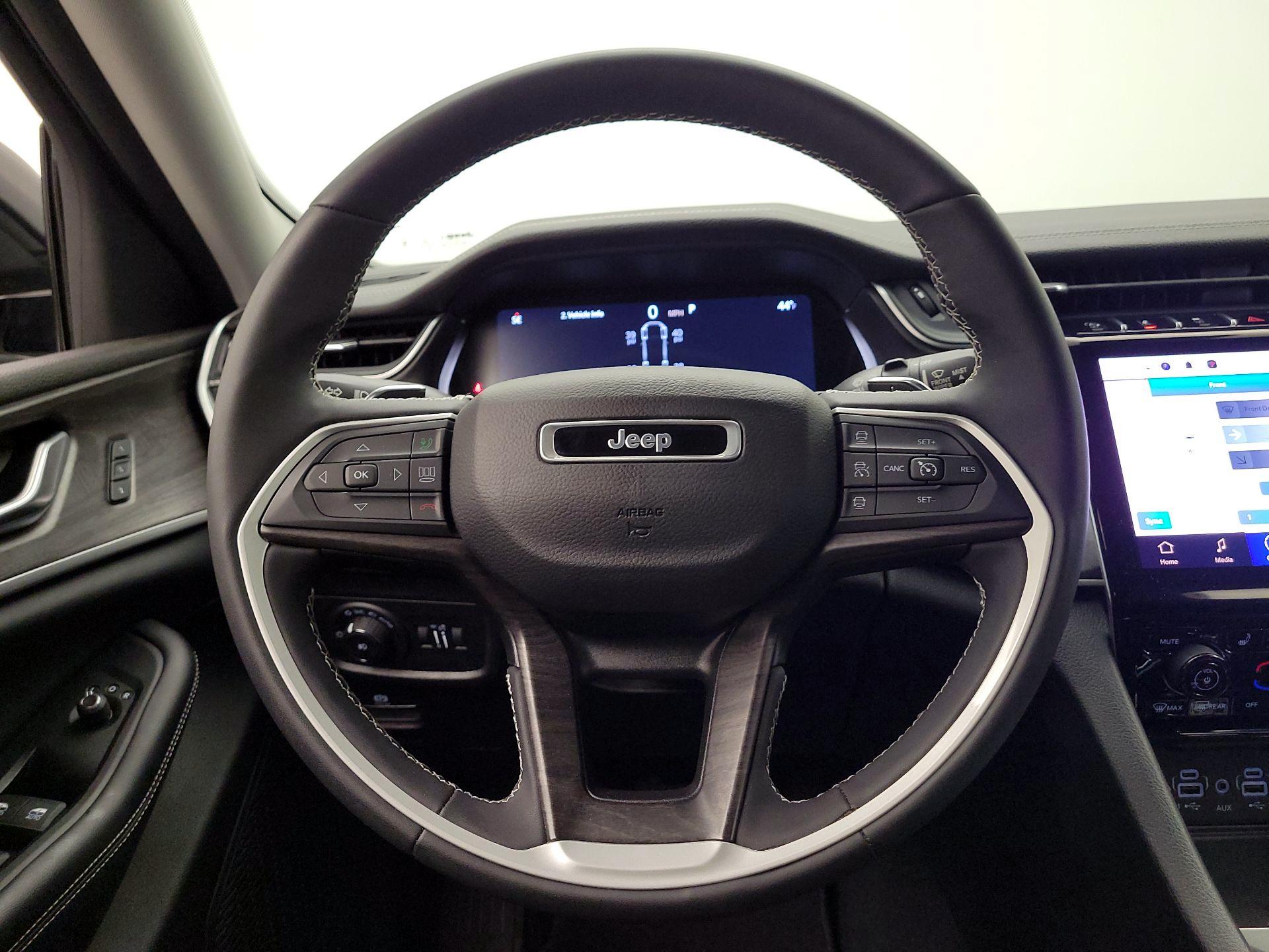 Thumbnail: 2023 Jeep Grand Cherokee L - 10