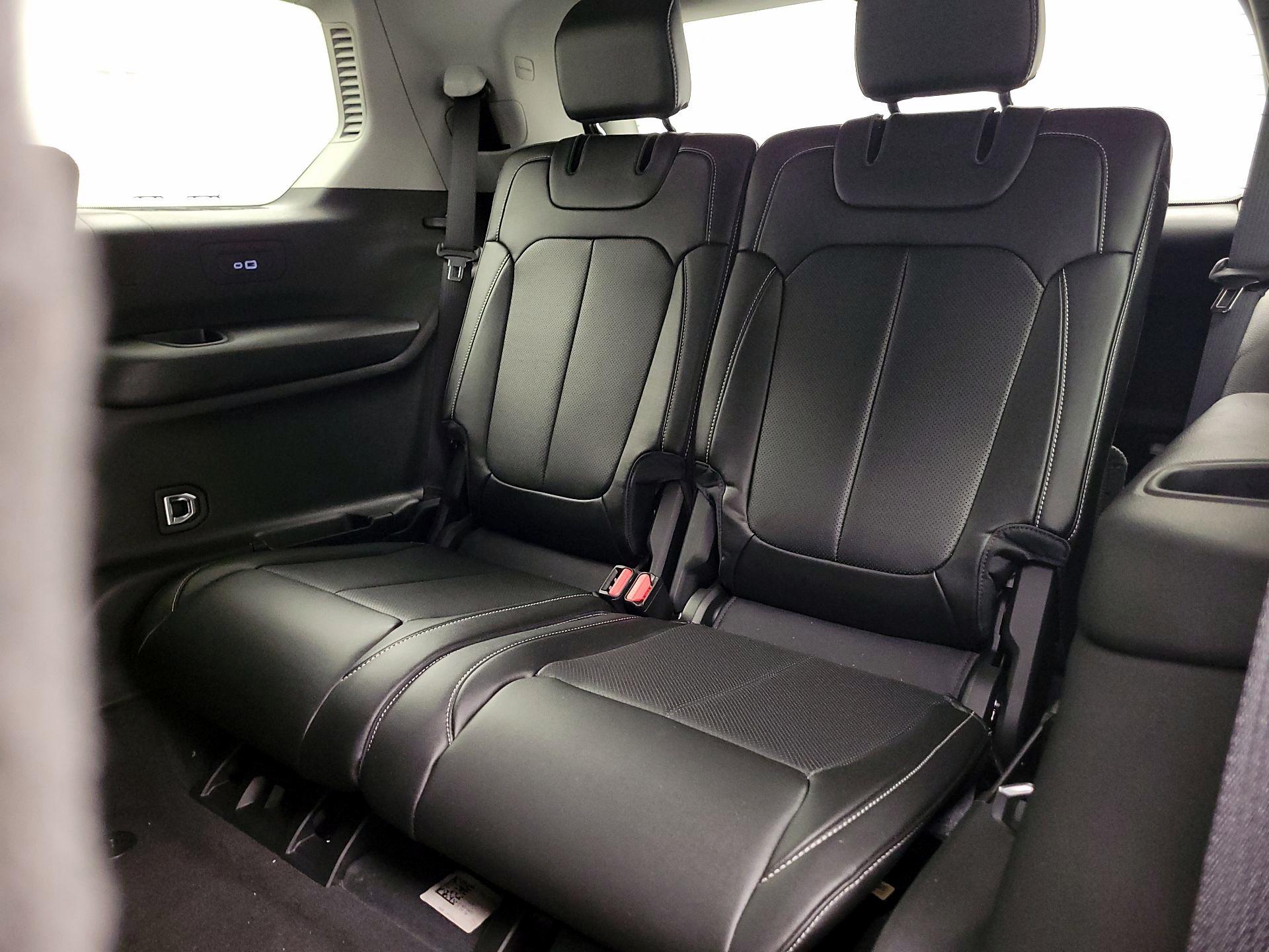 Thumbnail: 2023 Jeep Grand Cherokee L - 20