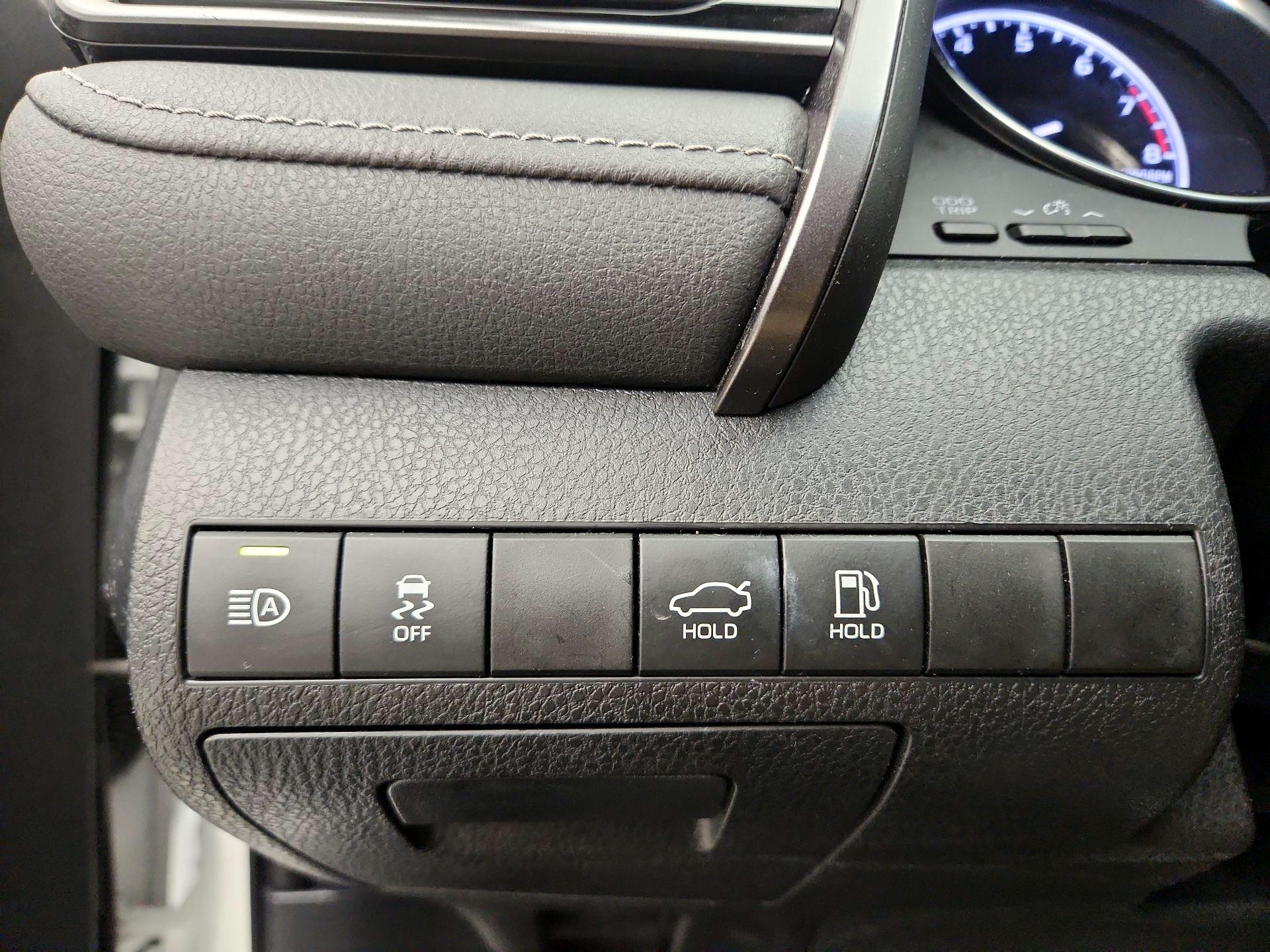 Thumbnail: 2020 Toyota Camry - 13