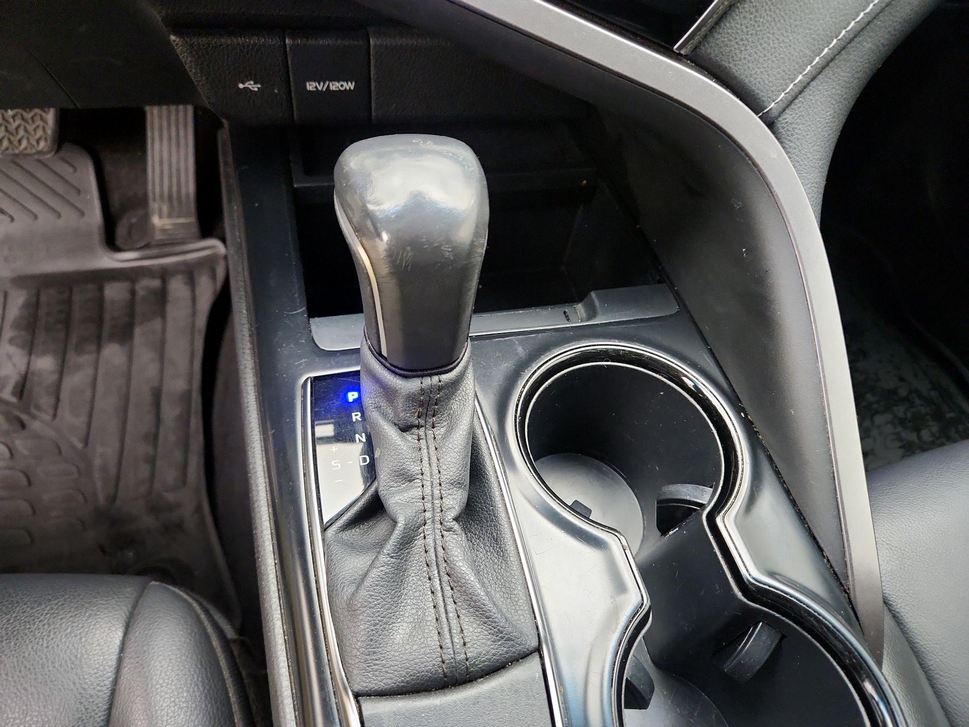 Thumbnail: 2020 Toyota Camry - 17