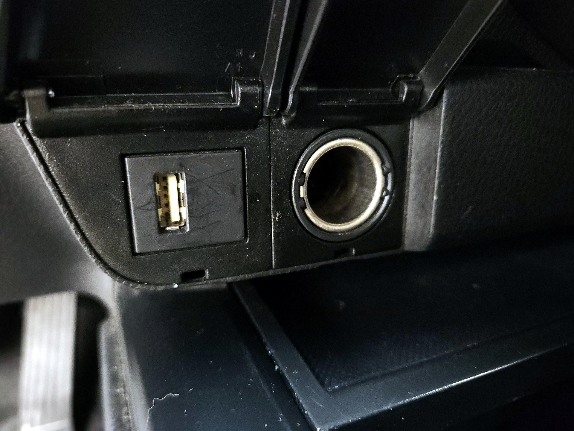 Thumbnail: 2020 Toyota Camry - 18