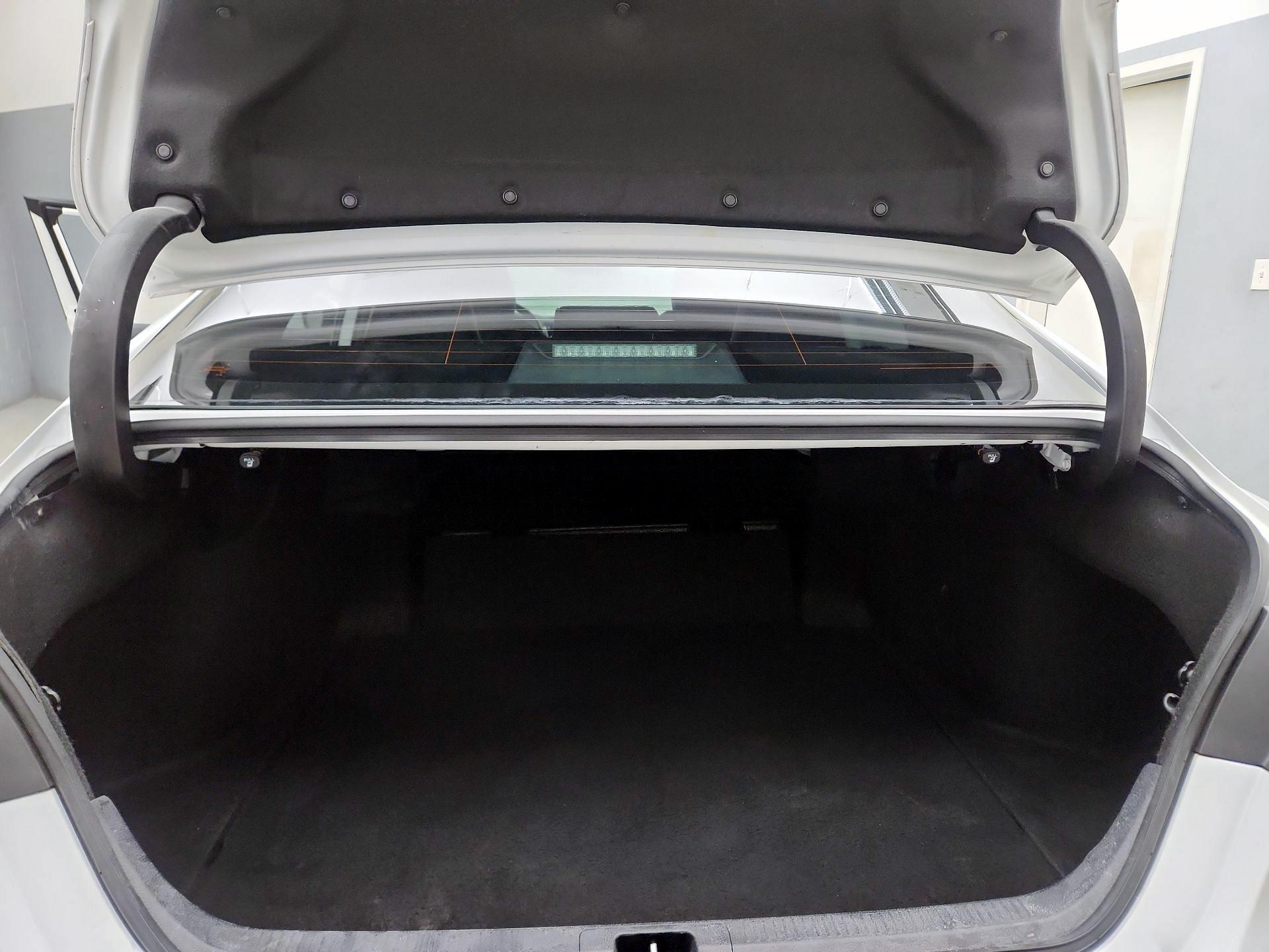 Thumbnail: 2020 Toyota Camry - 20