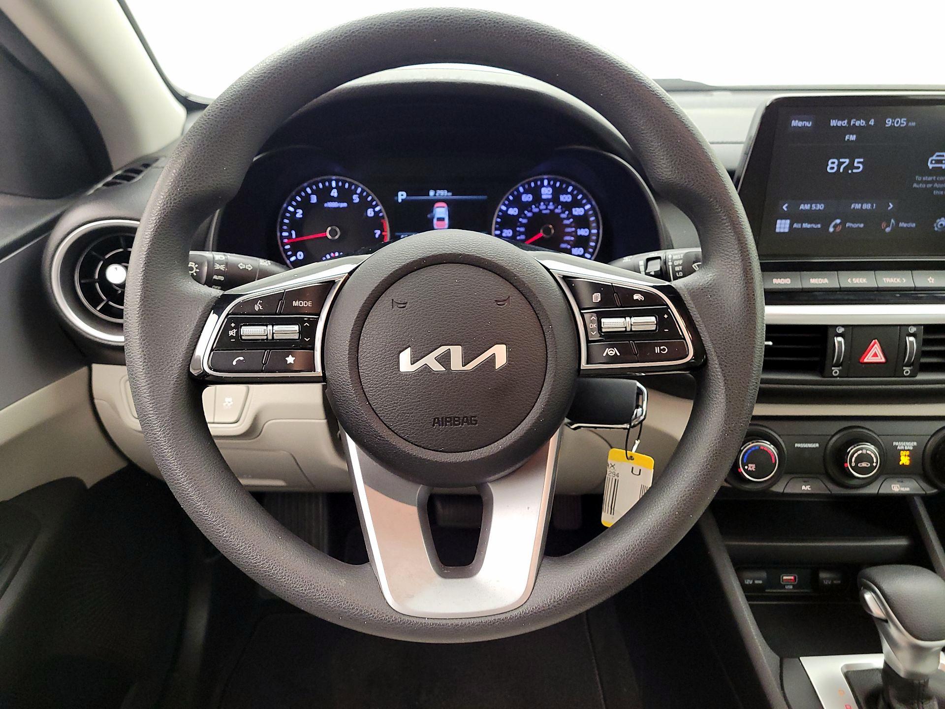 Thumbnail: 2022 Kia Forte - 10