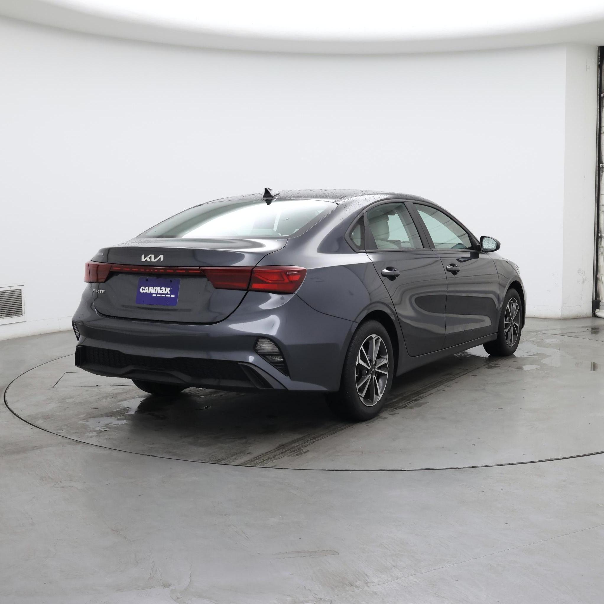 Thumbnail: 2022 Kia Forte - 8