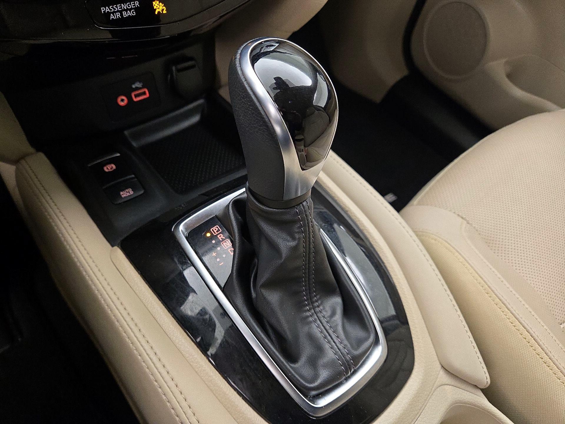 Thumbnail: 2020 Nissan Rogue - 18