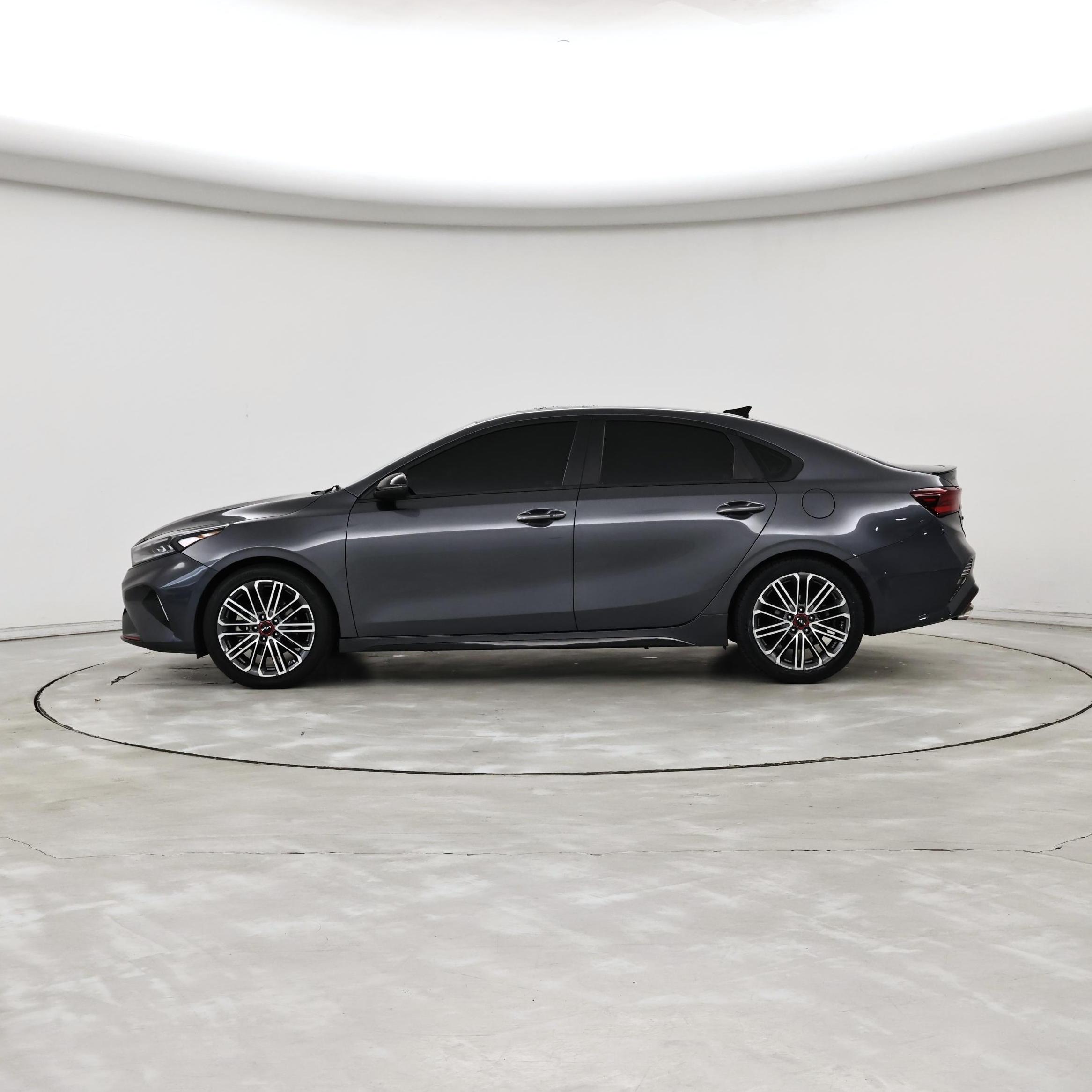 Thumbnail: 2022 Kia Forte - 3