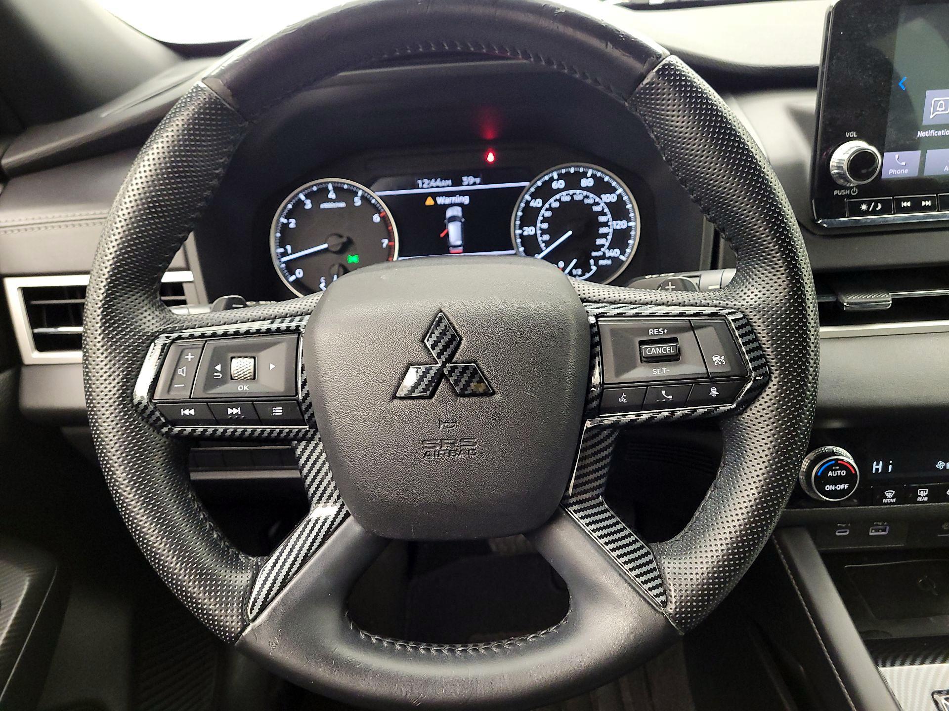 Thumbnail: 2022 Mitsubishi Outlander - 10