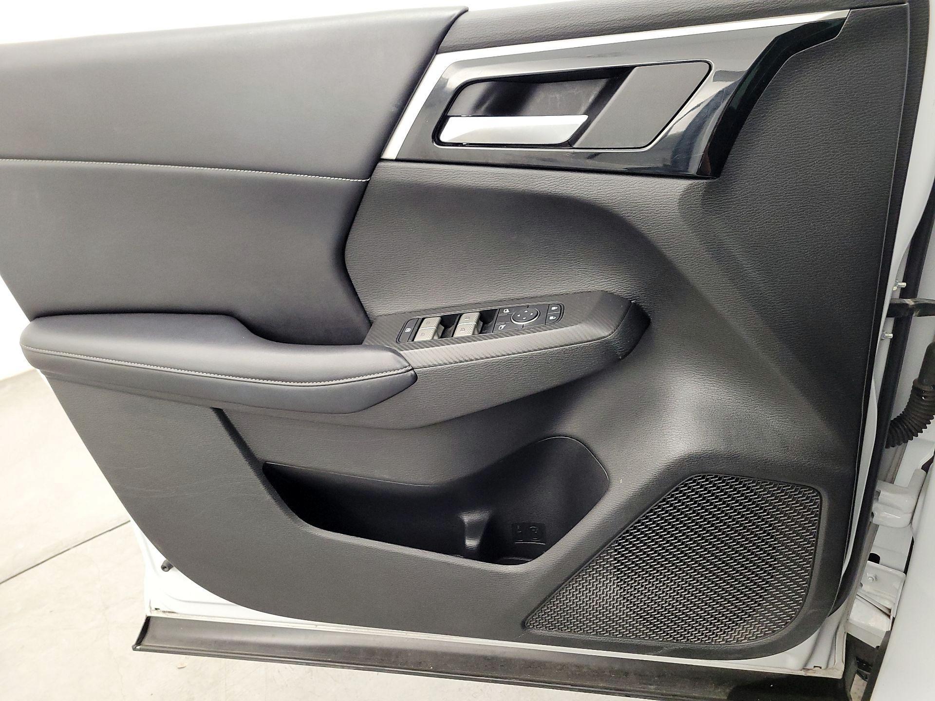 Thumbnail: 2022 Mitsubishi Outlander - 12